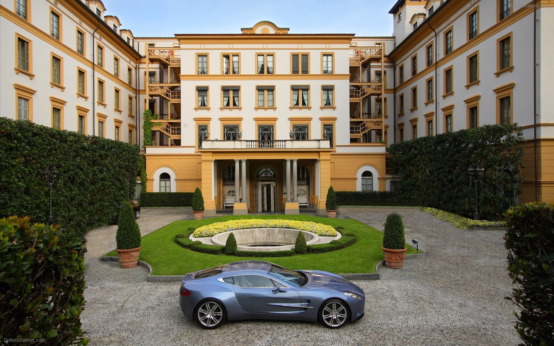 2010 Aston Martin One 77