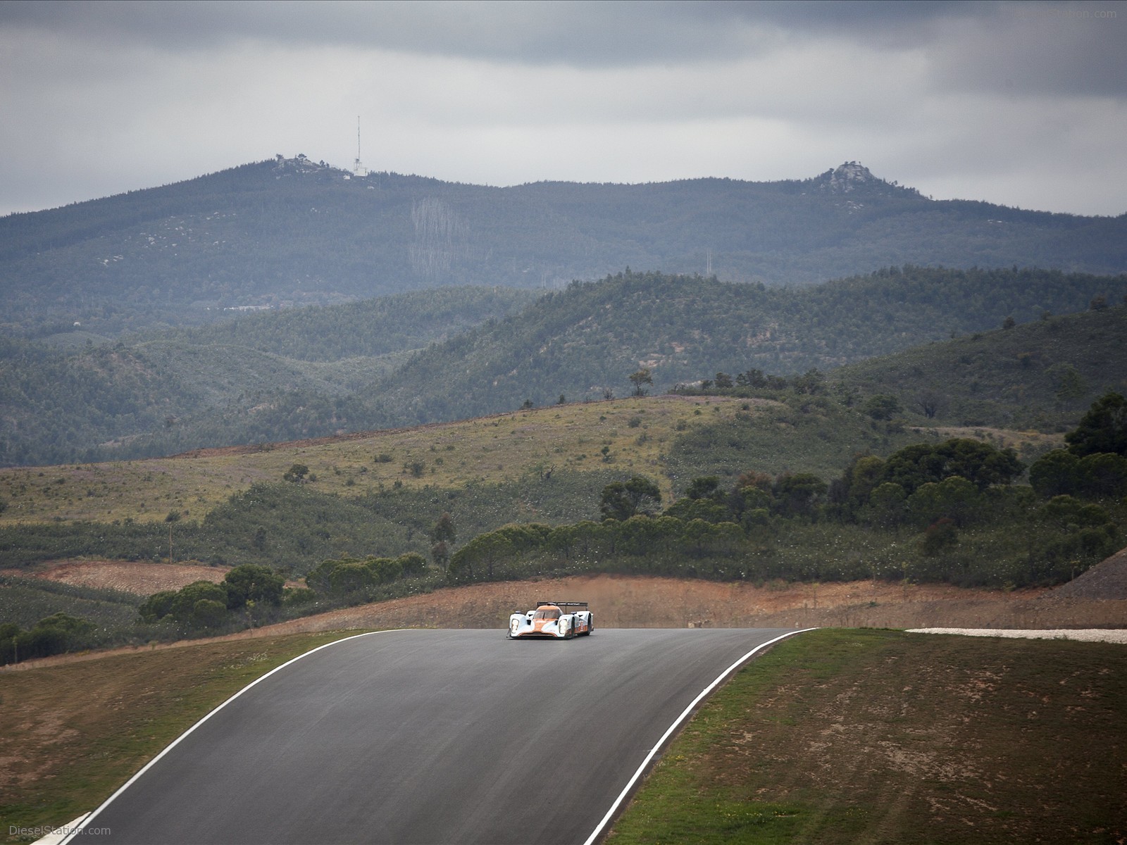 Aston Martin Gears up for Algarve Night Race