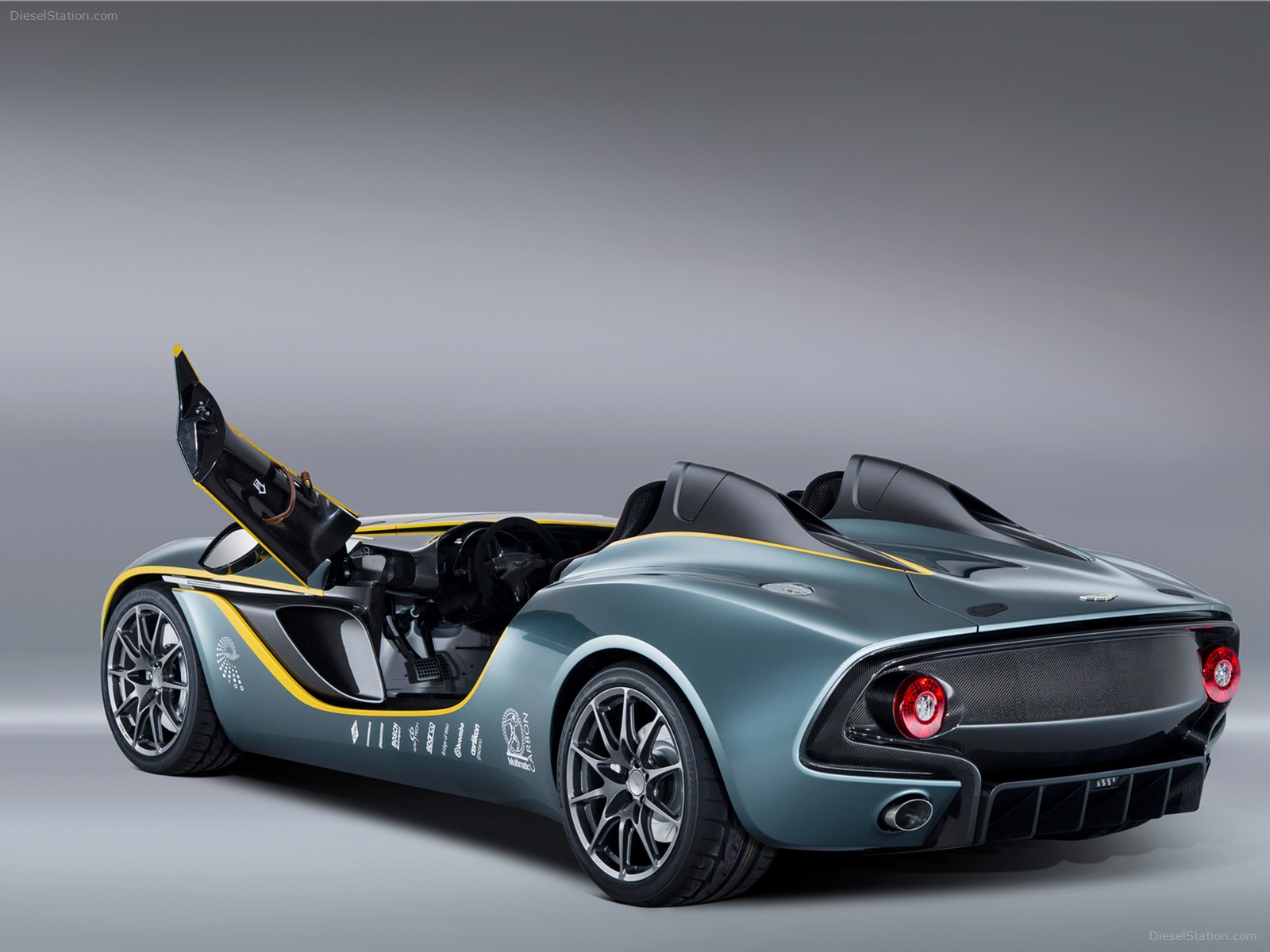 Aston Martin CC100 Speedster Concept 2013 Aston Martin CC100 Speedster Concept 2013