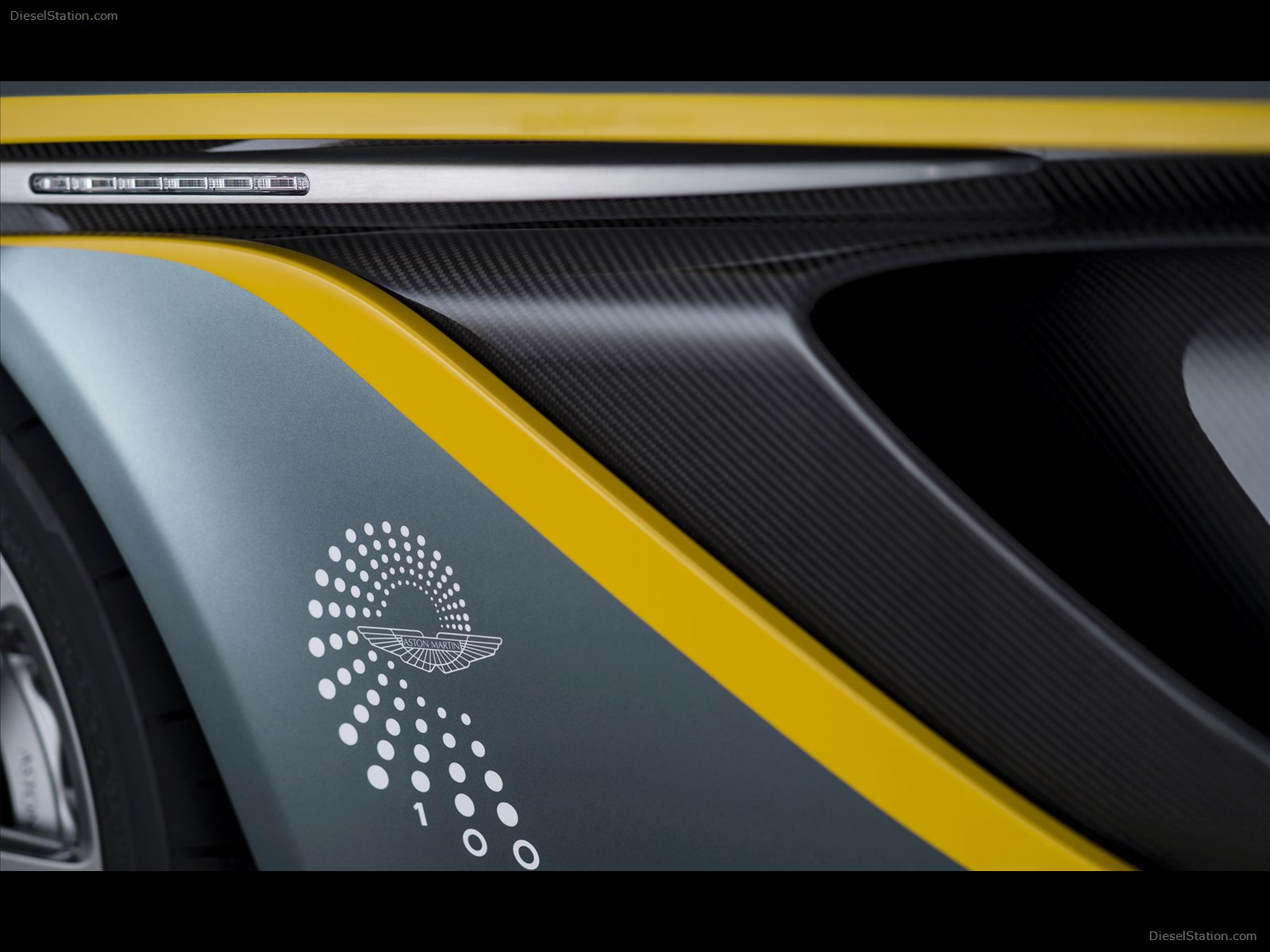 Aston Martin CC100 Speedster Concept 2013 Aston Martin CC100 Speedster Concept 2013
