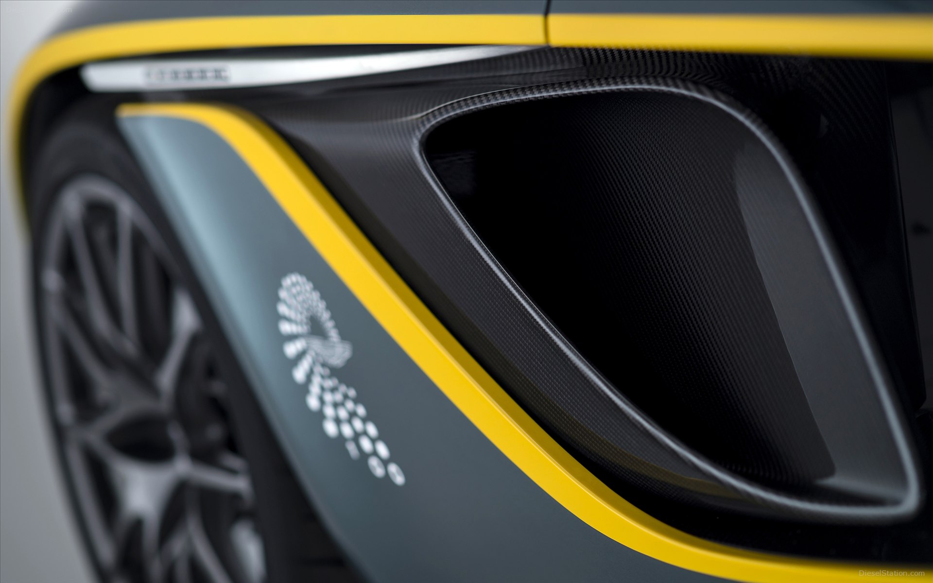 Aston Martin CC100 Speedster Concept 2013 Aston Martin CC100 Speedster Concept 2013