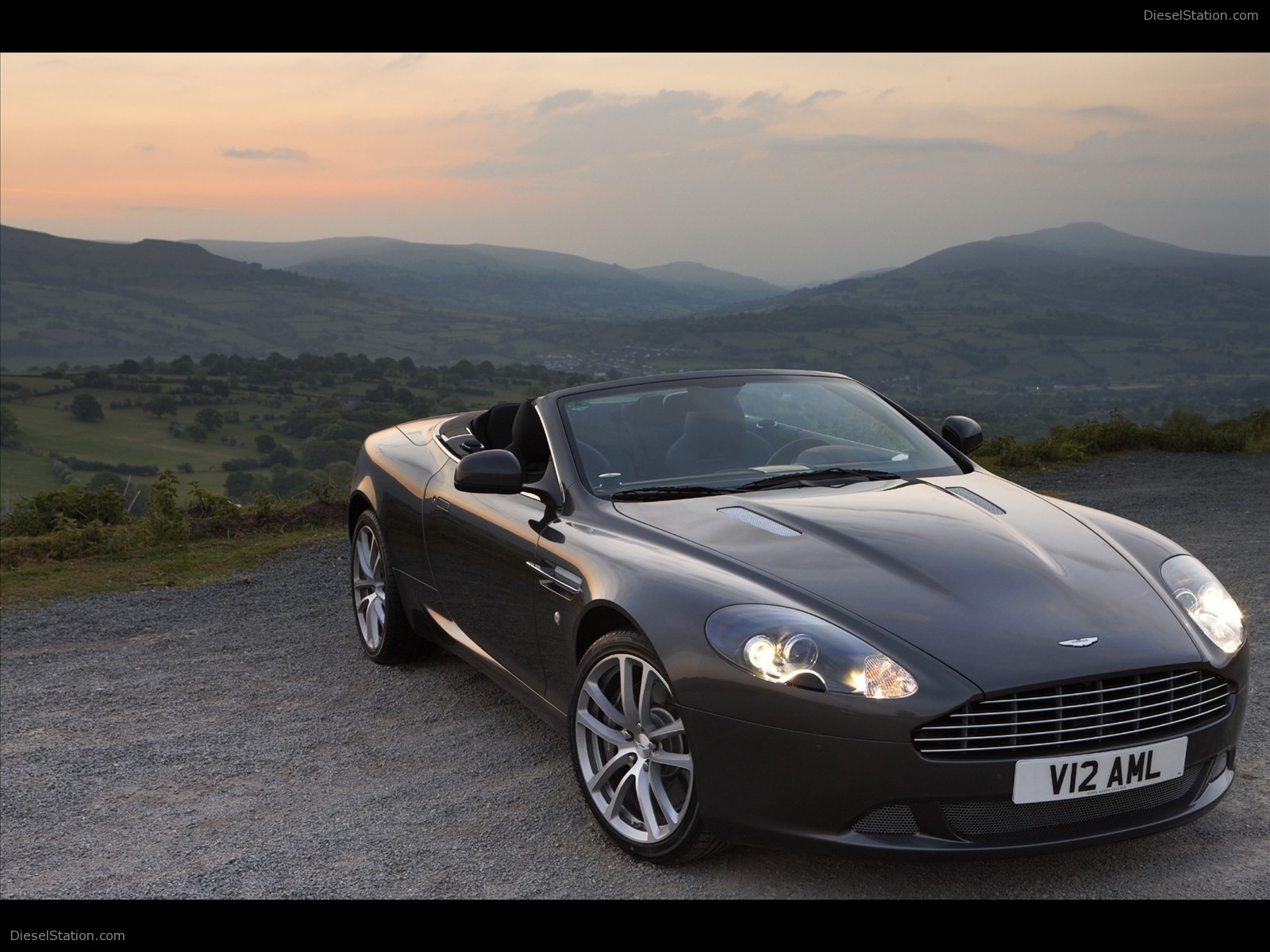 Aston Martin DB9 2011