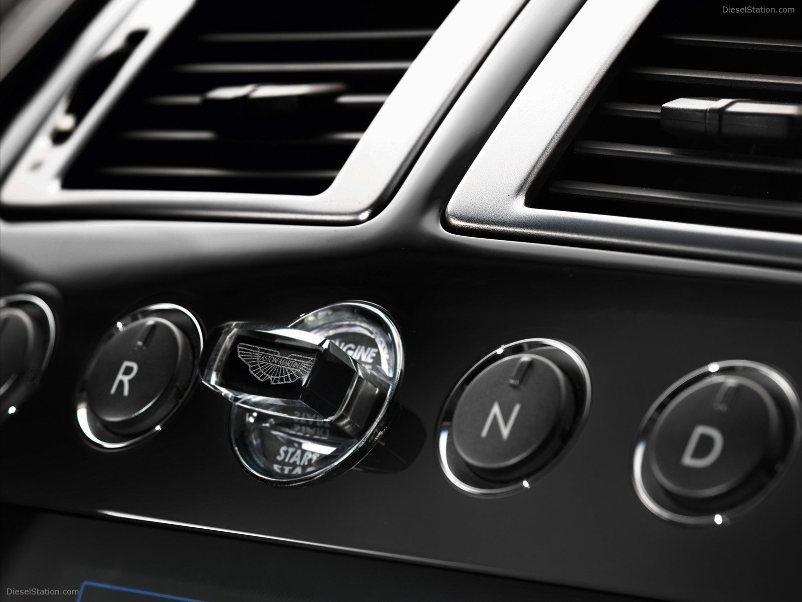 Aston Martin DB9 New Pics