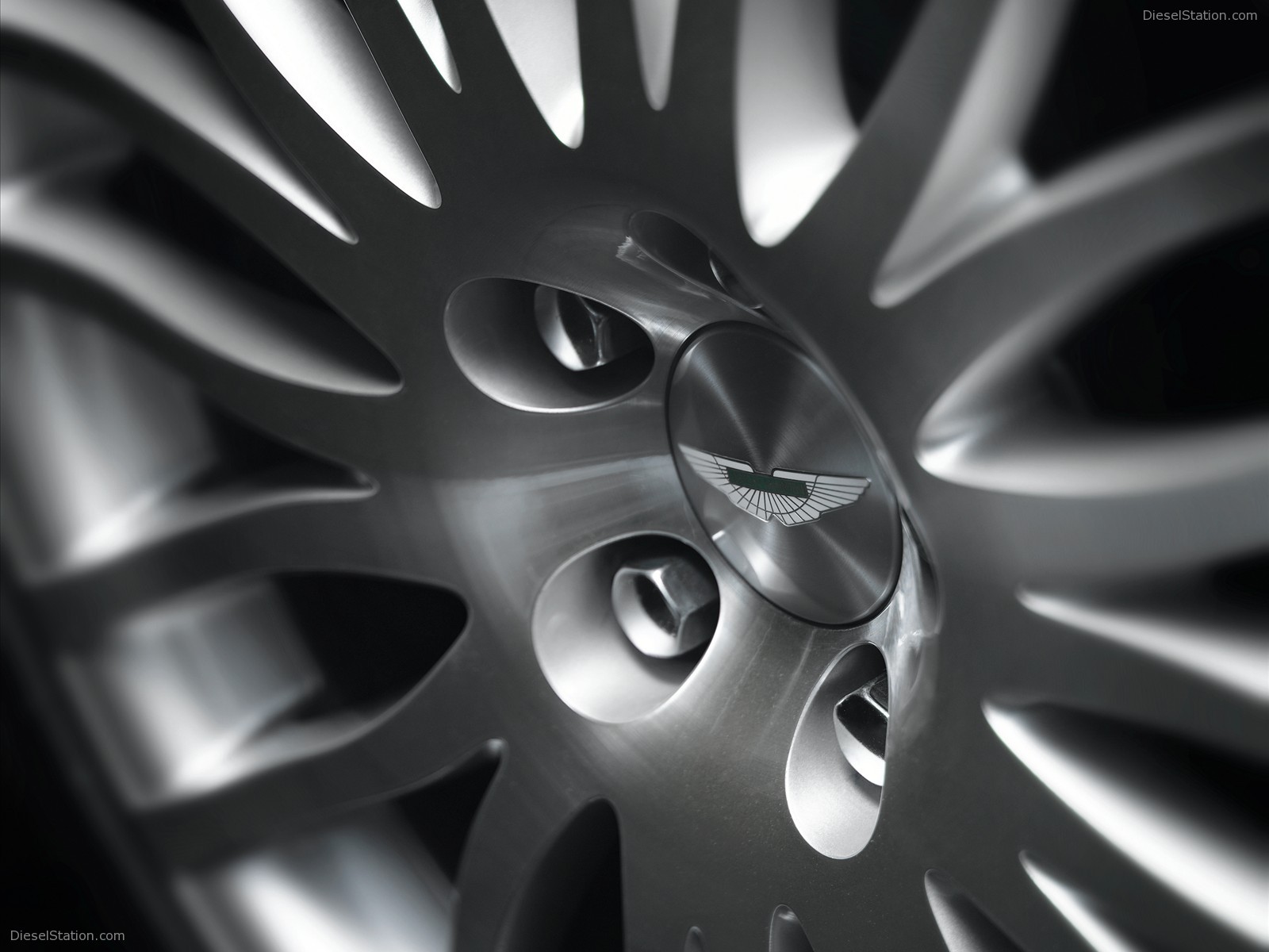 Aston Martin DB9 New Pics