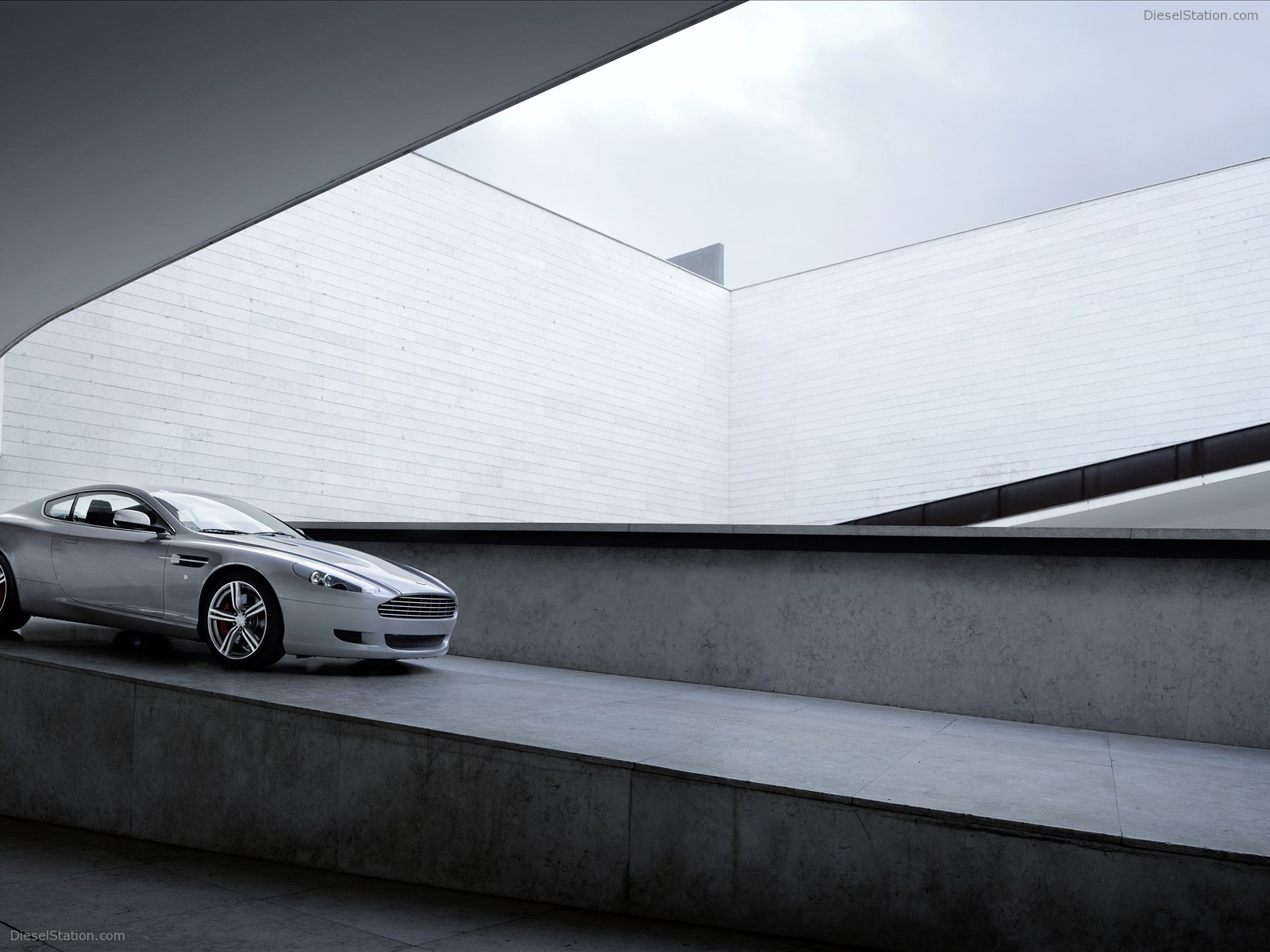 Aston Martin DB9 New Pics