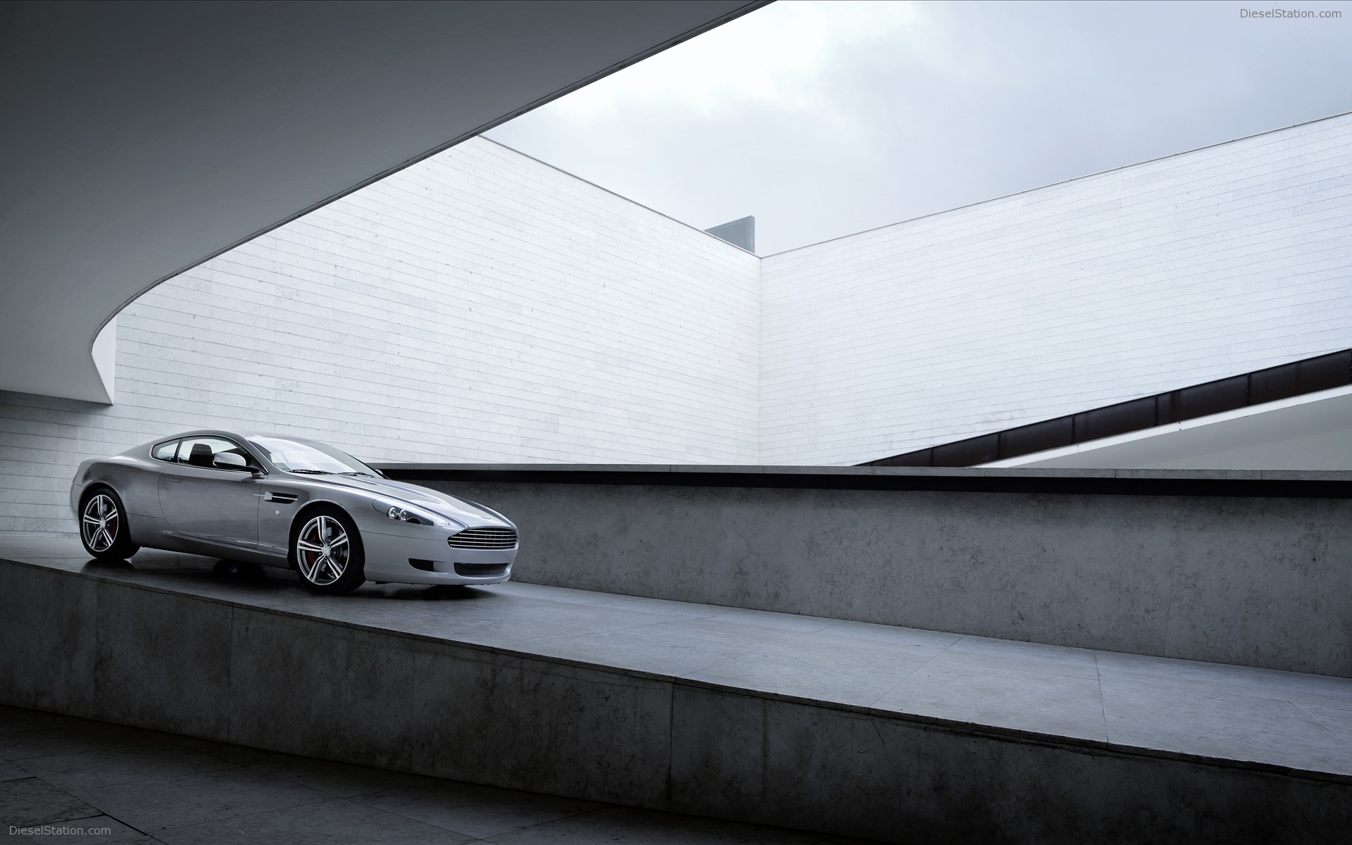 Aston Martin DB9 New Pics