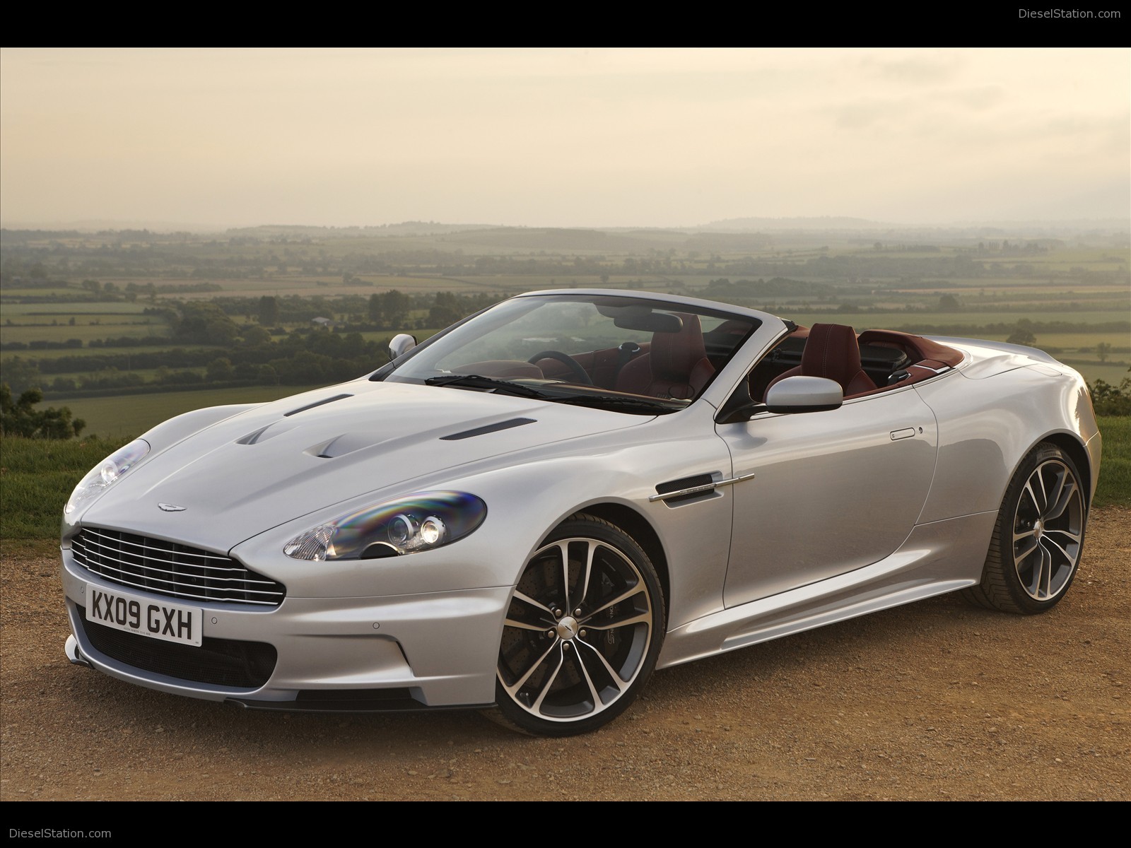 Aston Martin DBS Volante