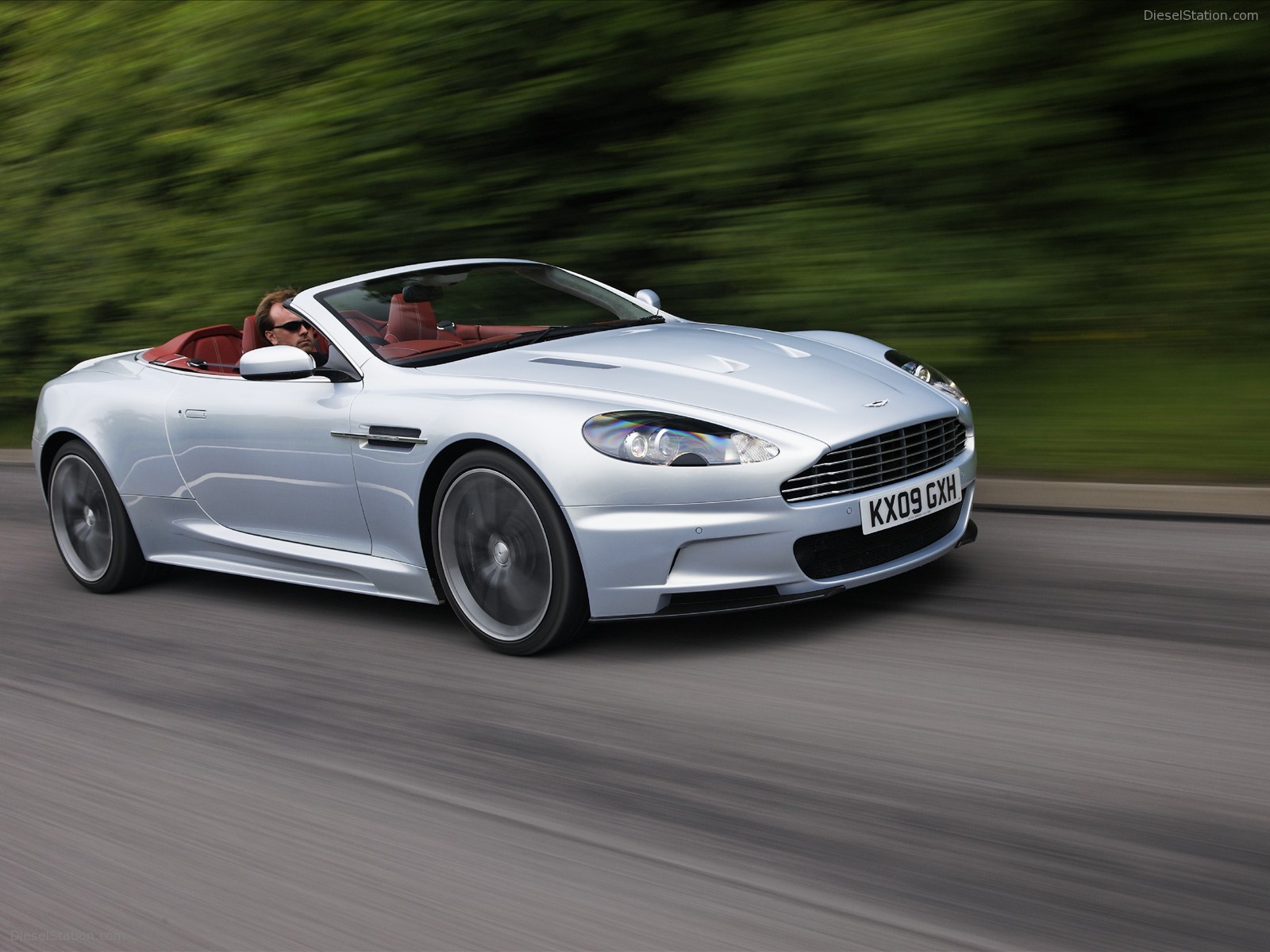 Aston Martin DBS Volante
