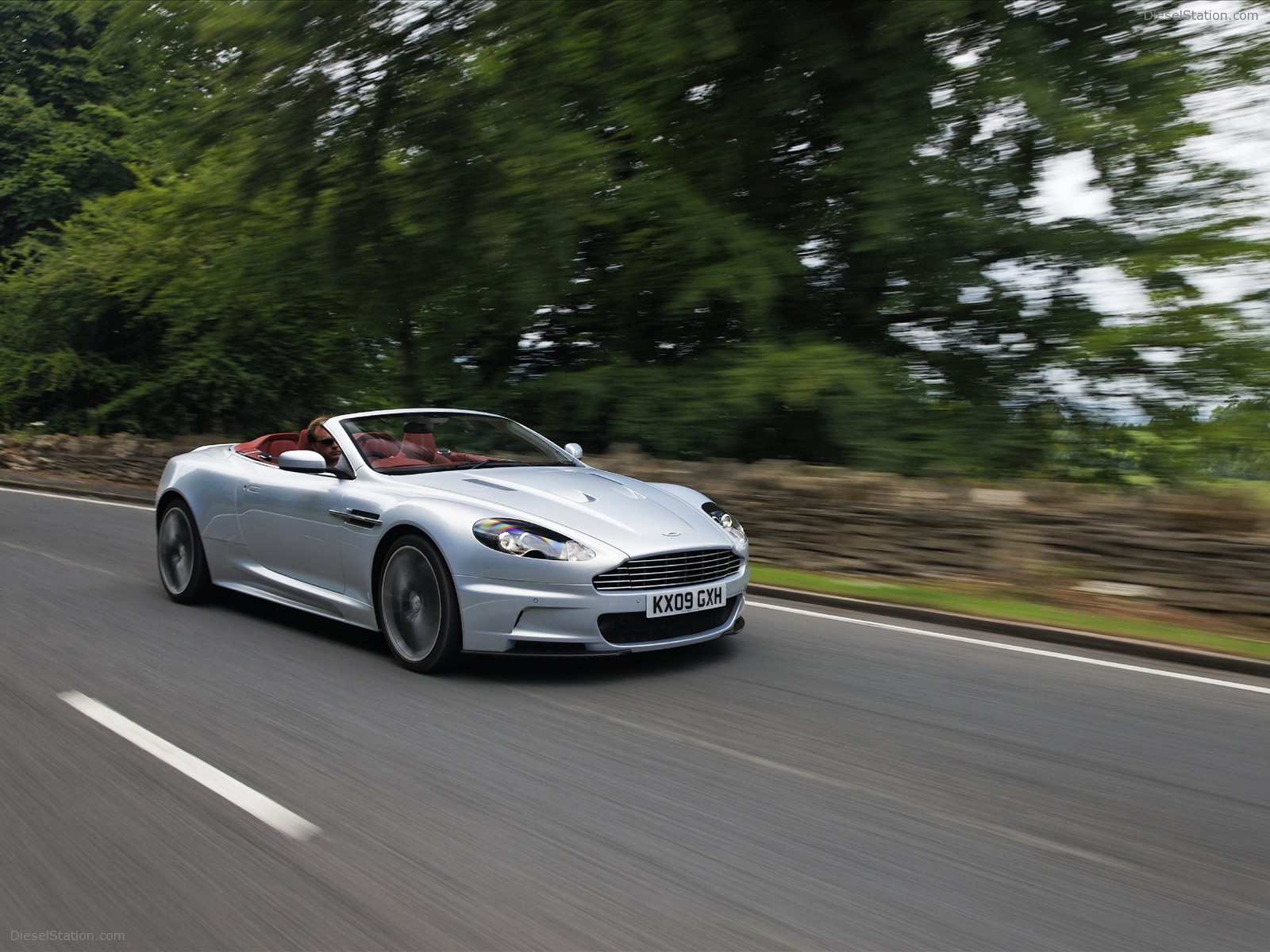 Aston Martin DBS Volante