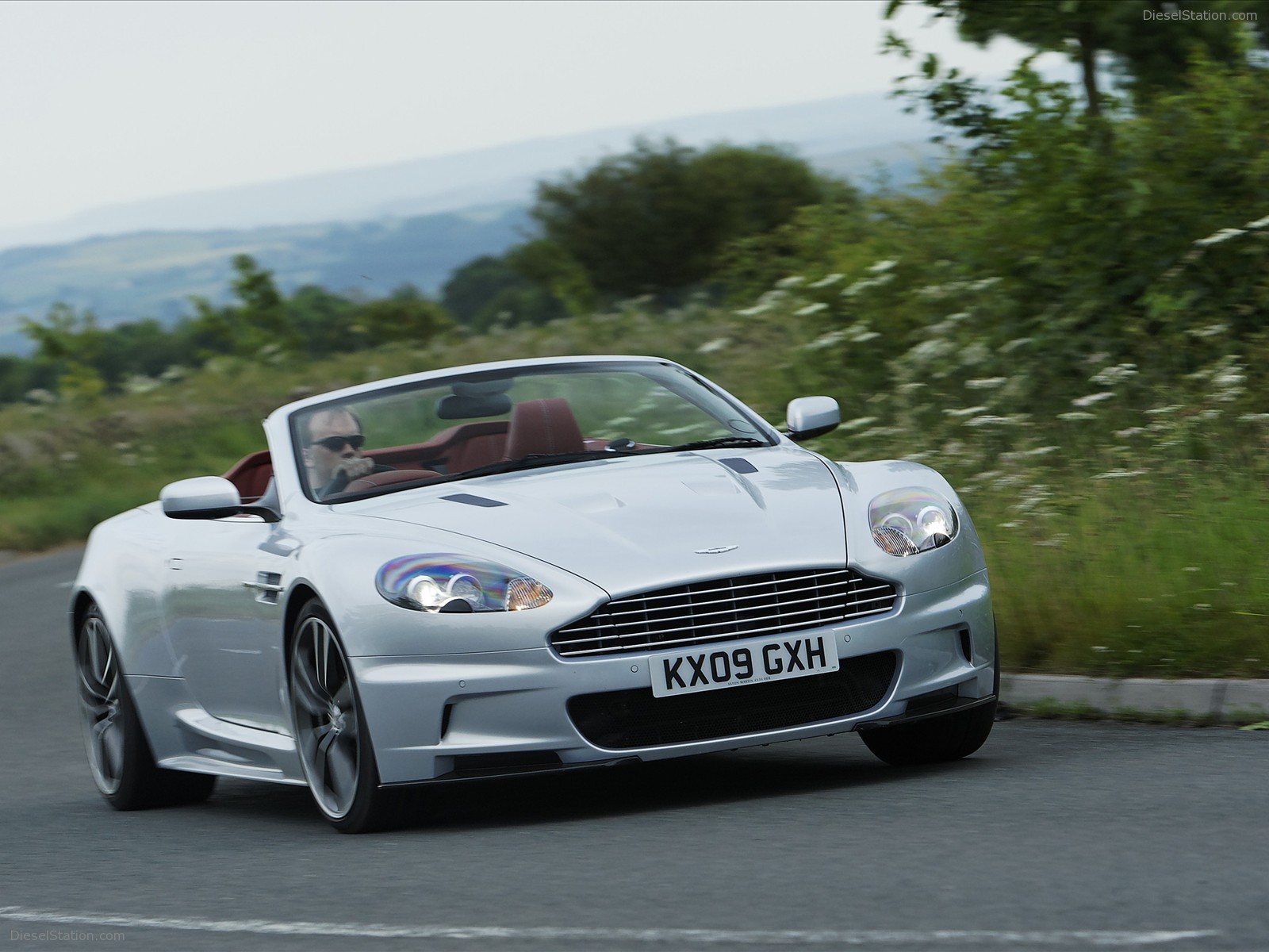 Aston Martin DBS Volante