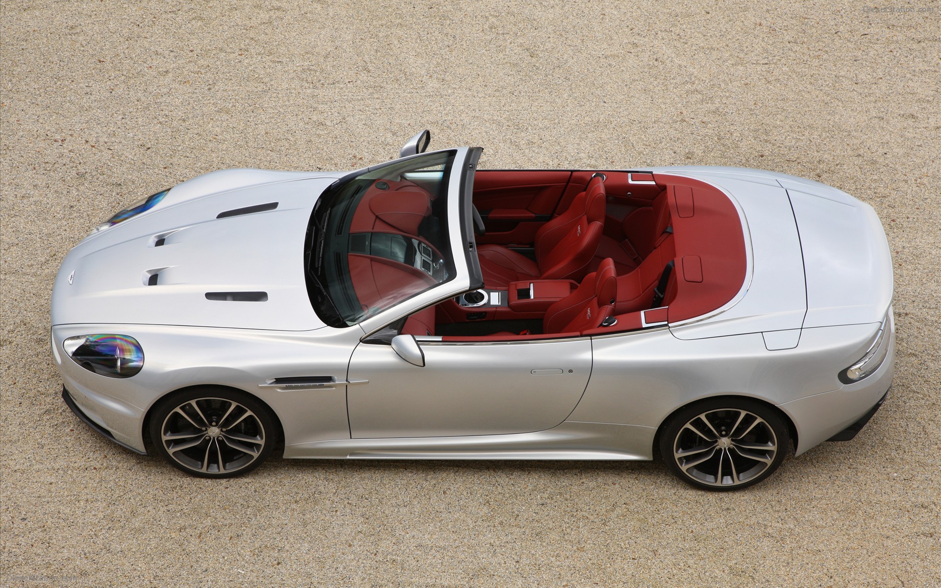 Aston Martin DBS Volante