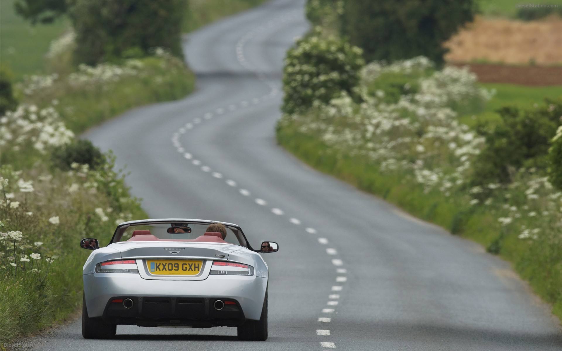 Aston Martin DBS Volante