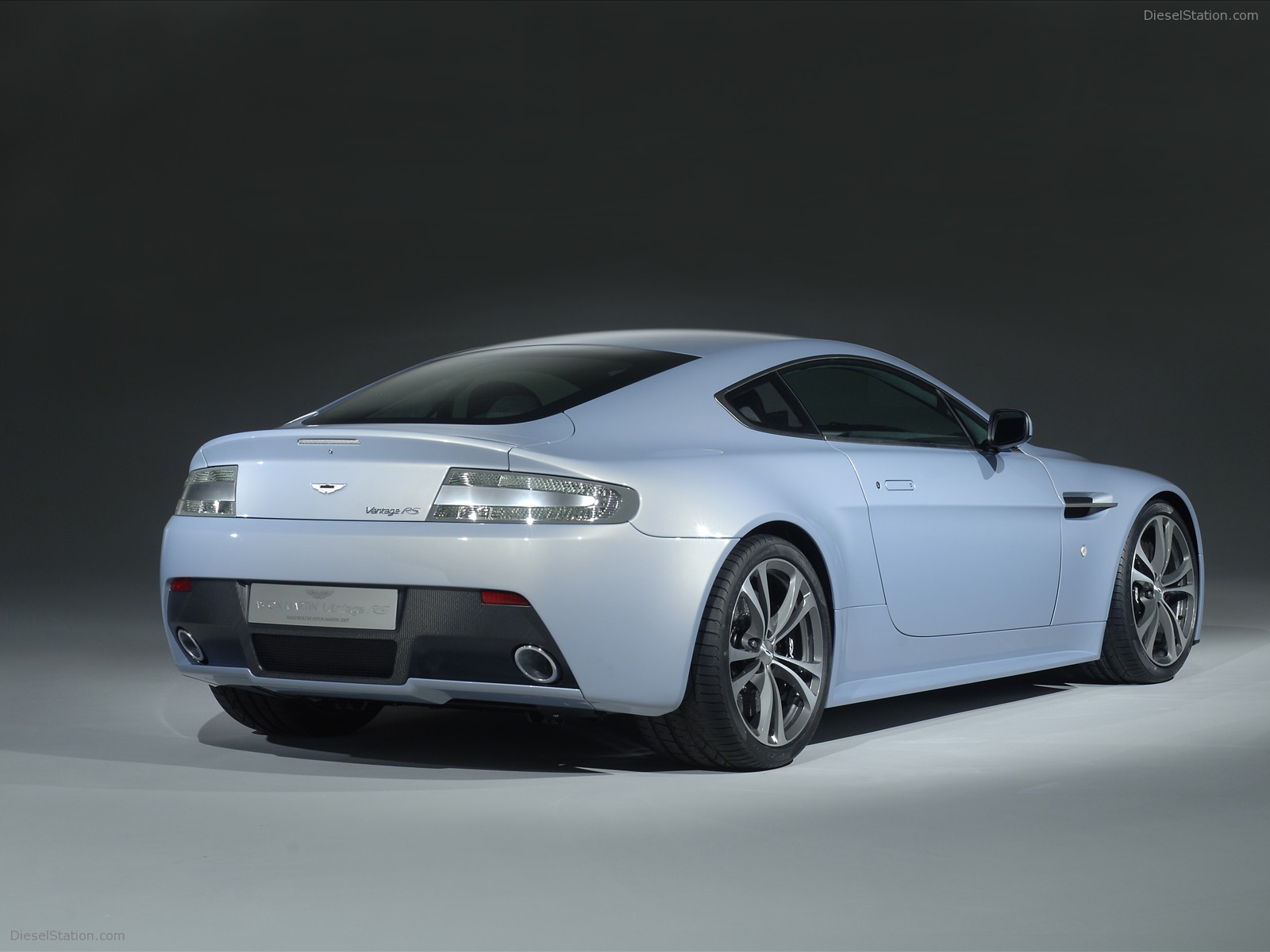 ASTON MARTIN V12 VANTAGE RS CONCEPT