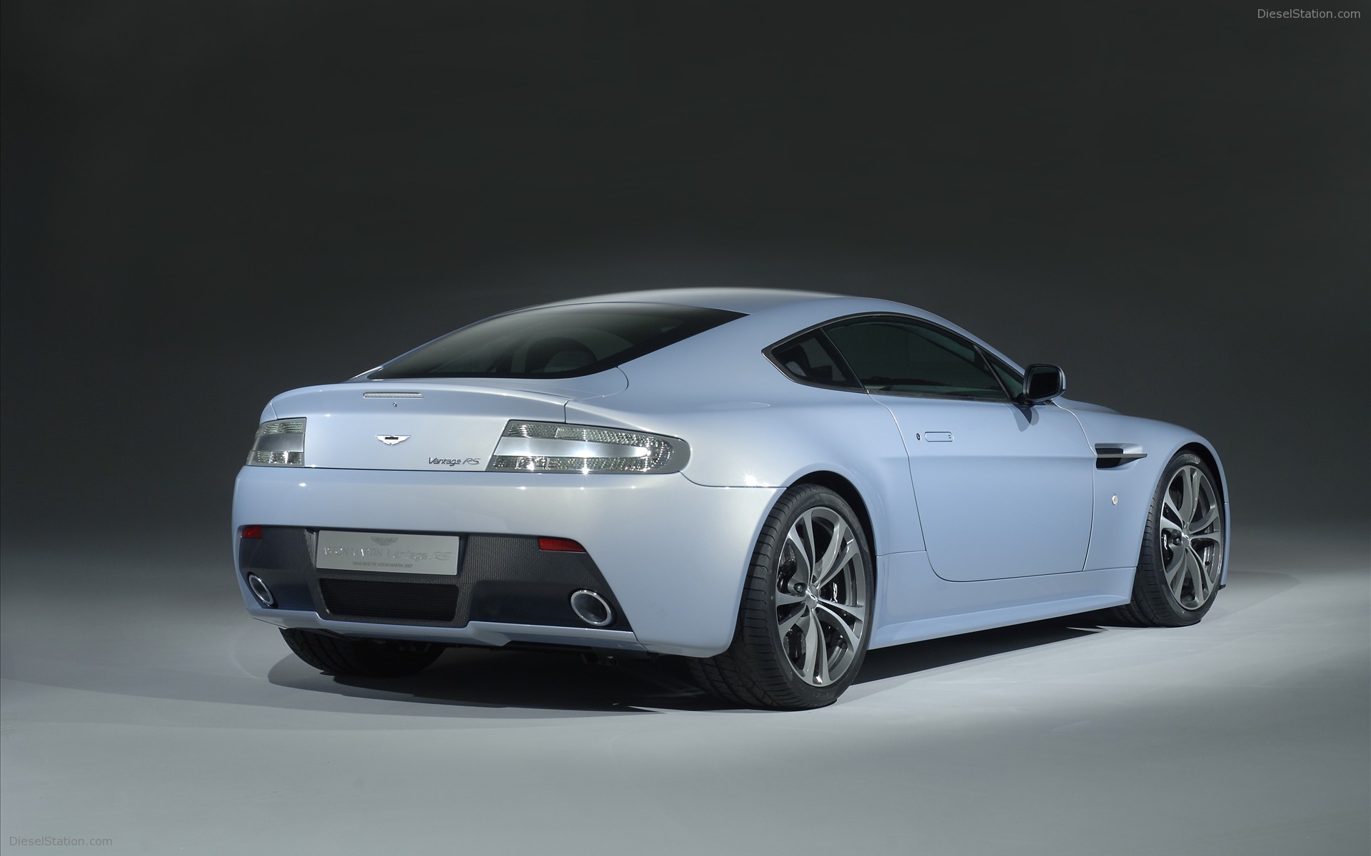 ASTON MARTIN V12 VANTAGE RS CONCEPT