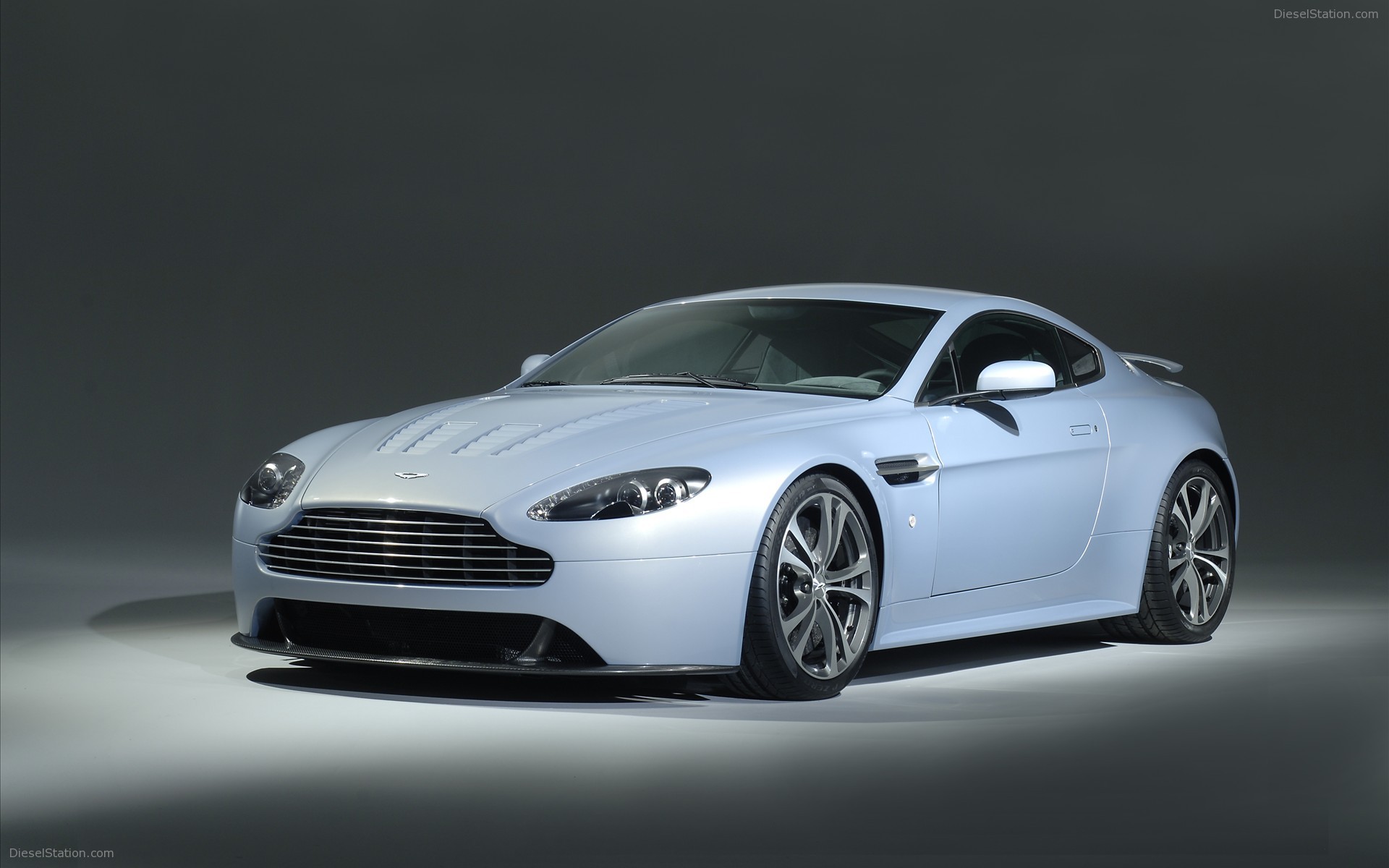 ASTON MARTIN V12 VANTAGE RS CONCEPT