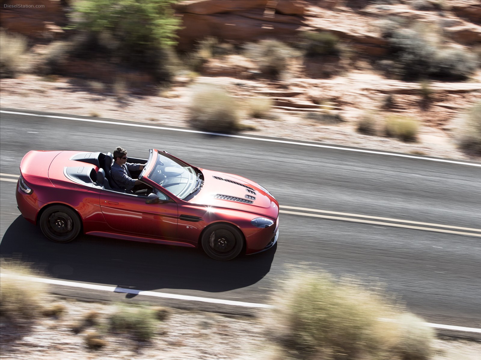 Aston Martin V12 Vantage S Roadster 2015