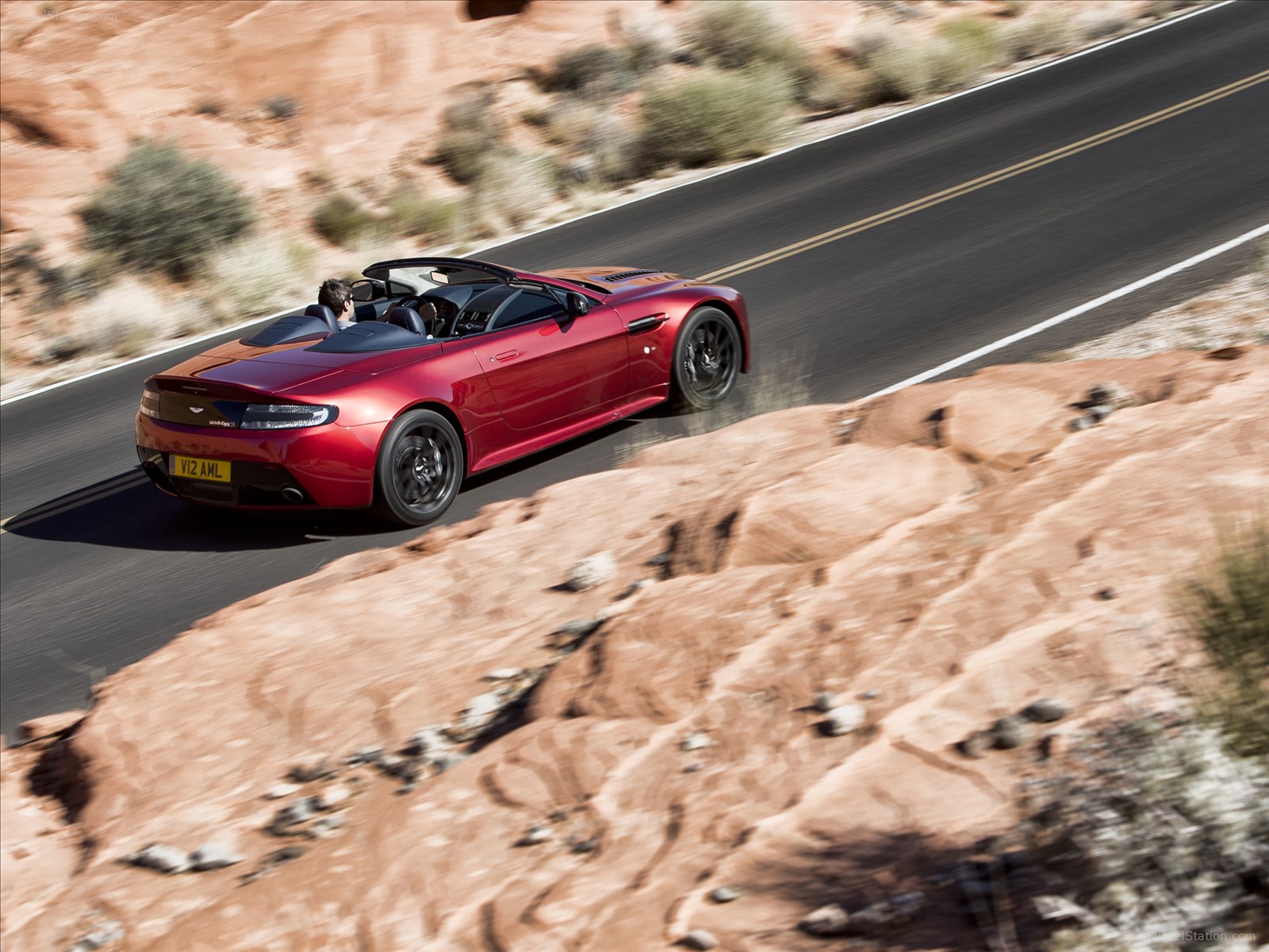 Aston Martin V12 Vantage S Roadster 2015