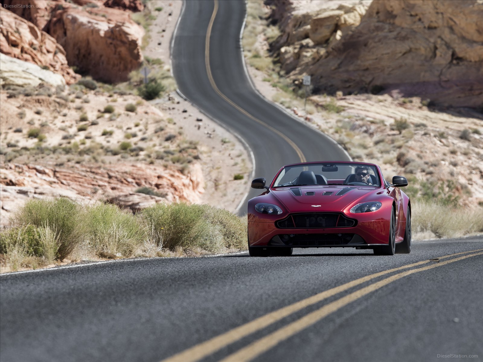 Aston Martin V12 Vantage S Roadster 2015