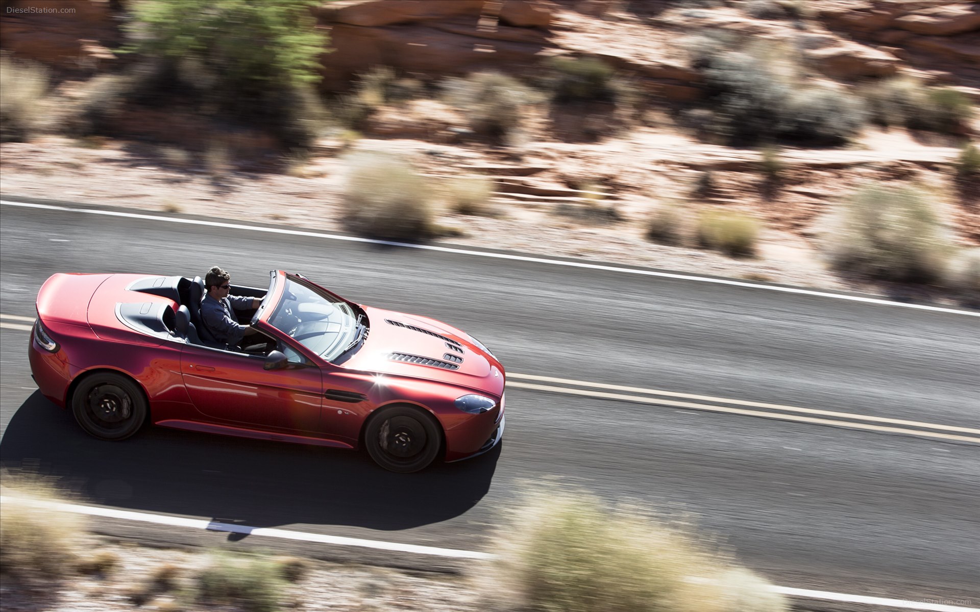 Aston Martin V12 Vantage S Roadster 2015