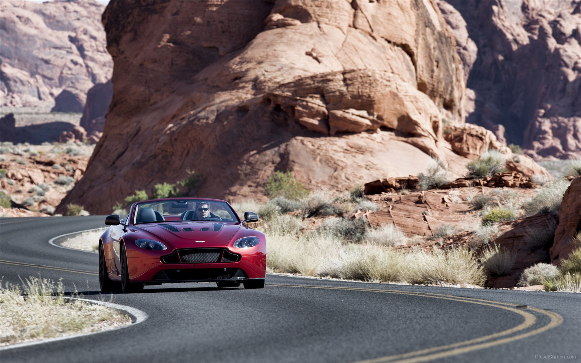 Aston Martin V12 Vantage S Roadster 2015 Aston Martin V12 Vantage S Roadster 2015