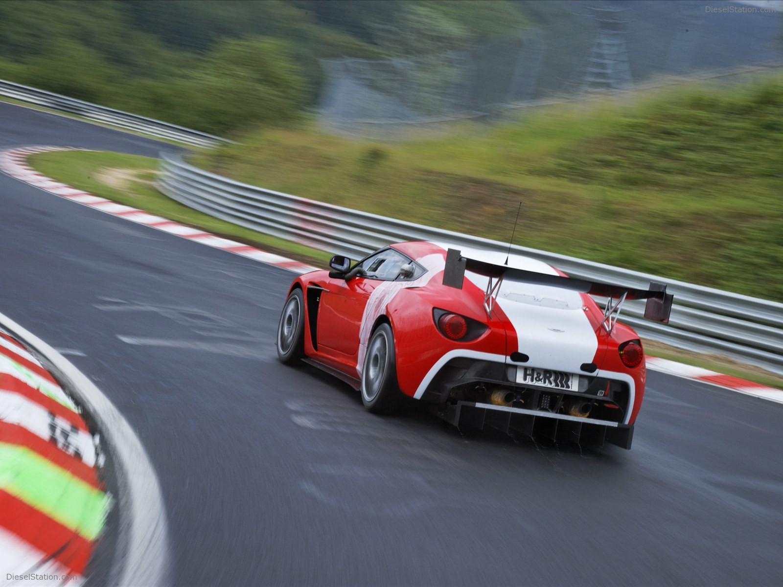 Aston Martin V12 Zagato 2011