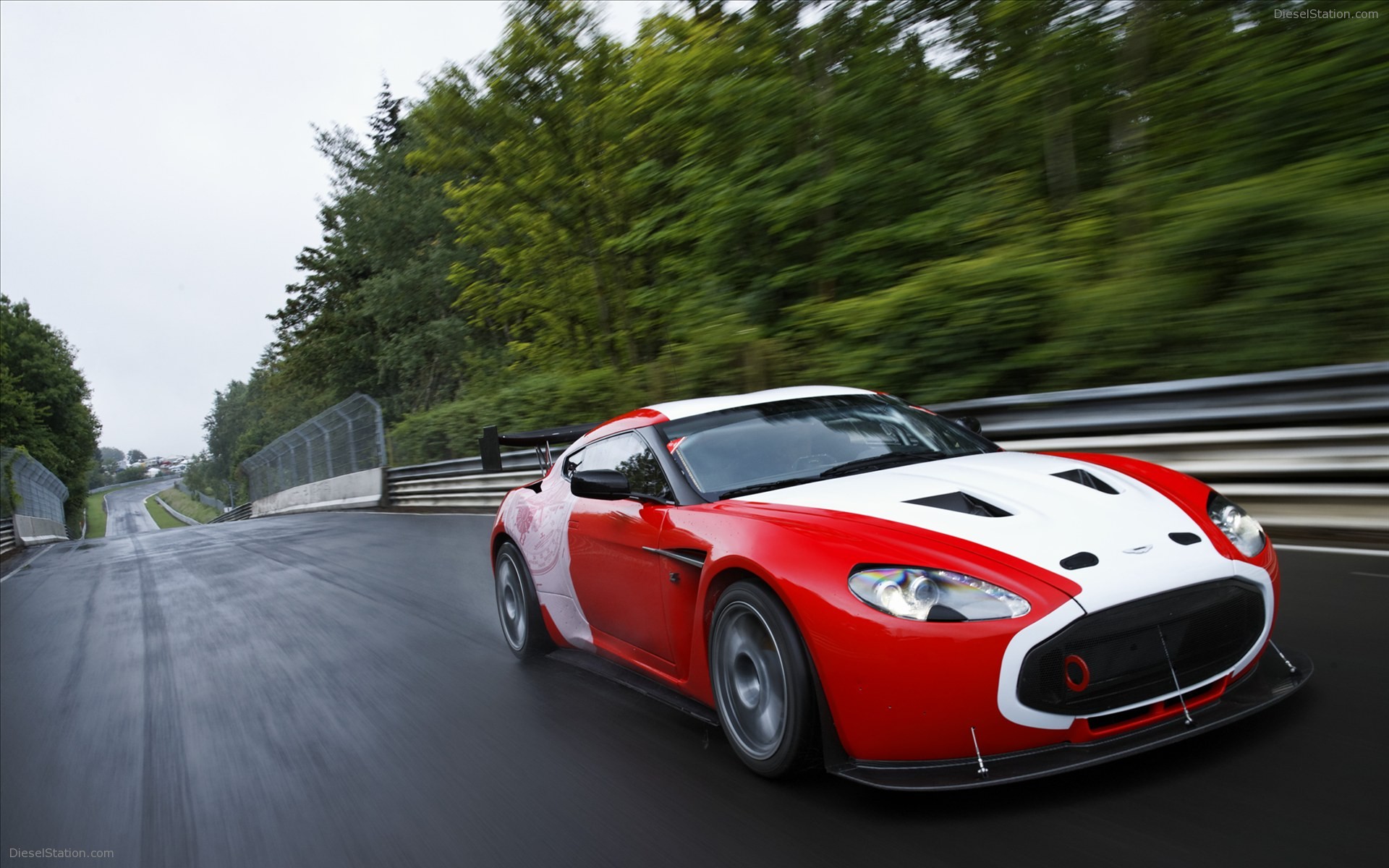 Aston Martin V12 Zagato 2011