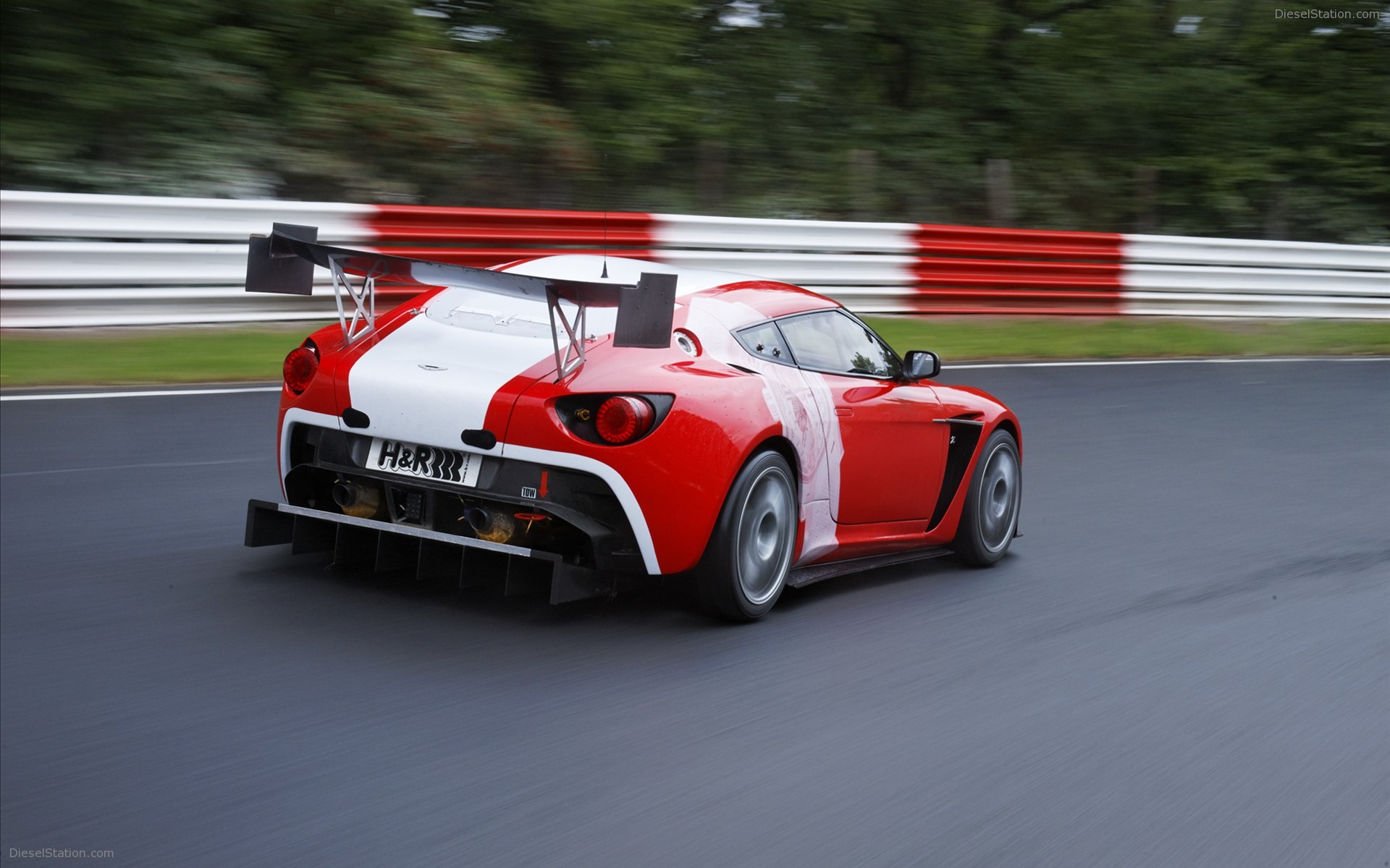 Aston Martin V12 Zagato 2011