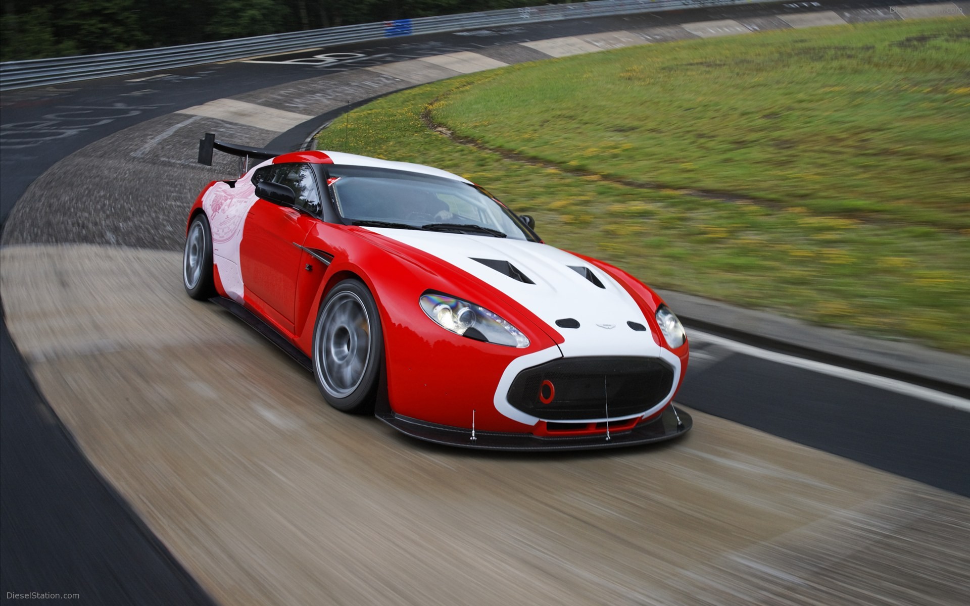 Aston Martin V12 Zagato 2011