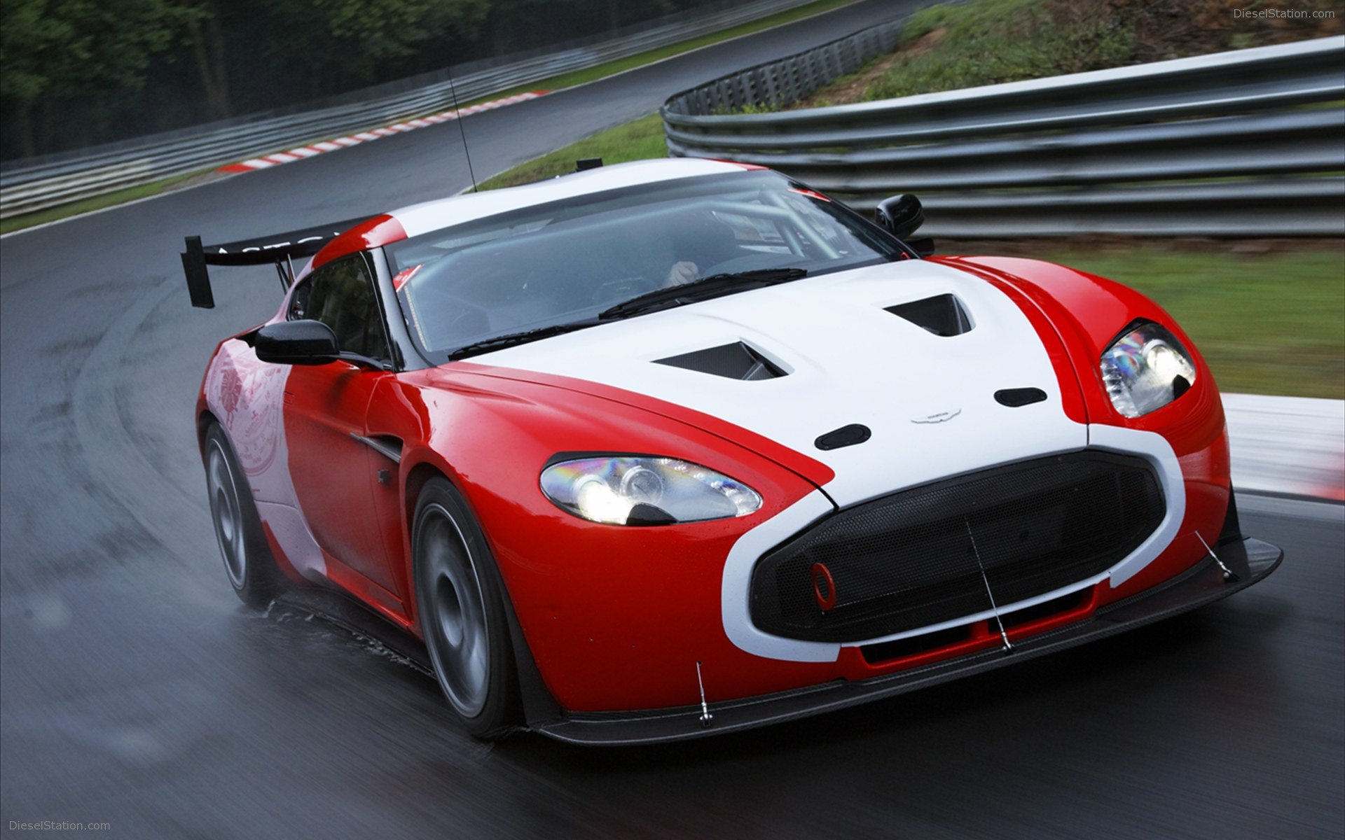 Aston Martin V12 Zagato 2011