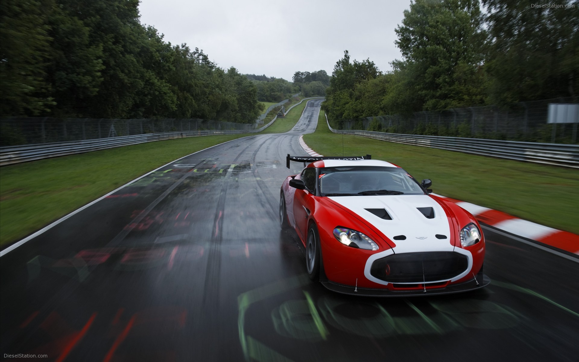 Aston Martin V12 Zagato 2011
