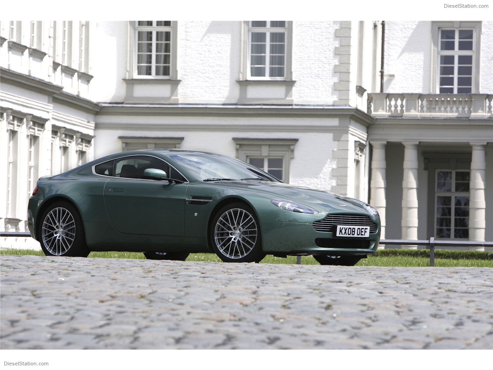 2009 Aston Martin V8 Vantage Coupe