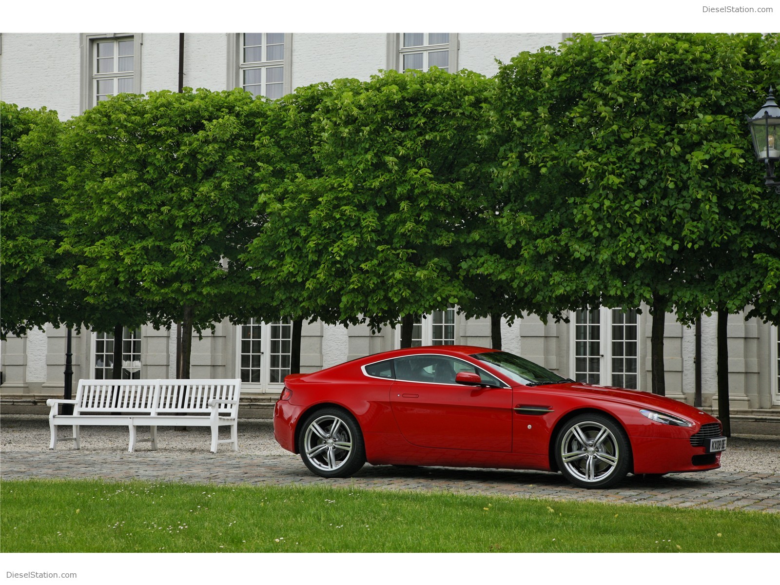 2009 Aston Martin V8 Vantage Coupe