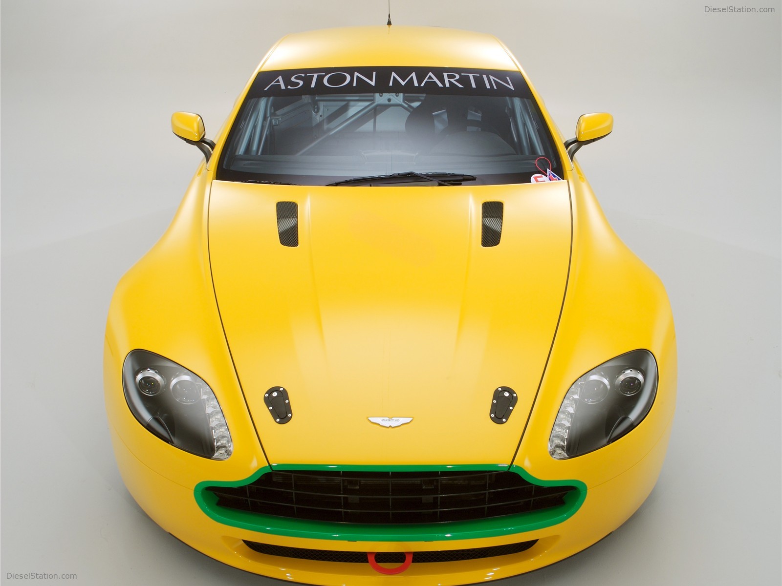 Aston Martin V8 Vantage N24