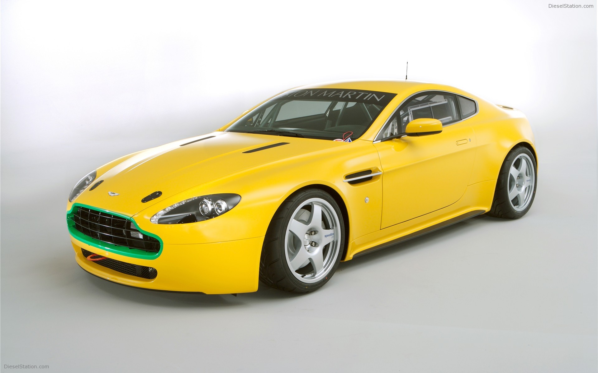 Aston Martin V8 Vantage N24