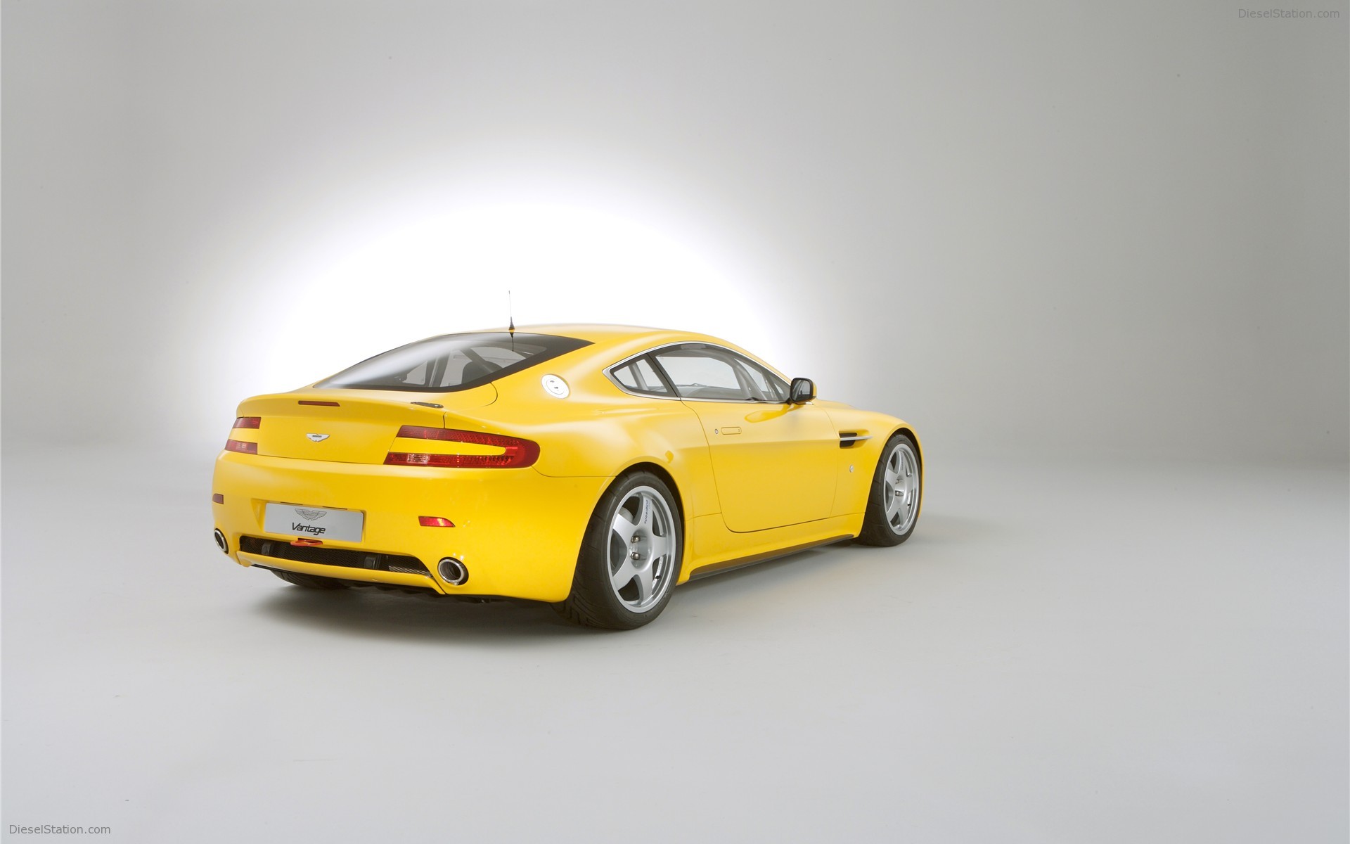 Aston Martin V8 Vantage N24