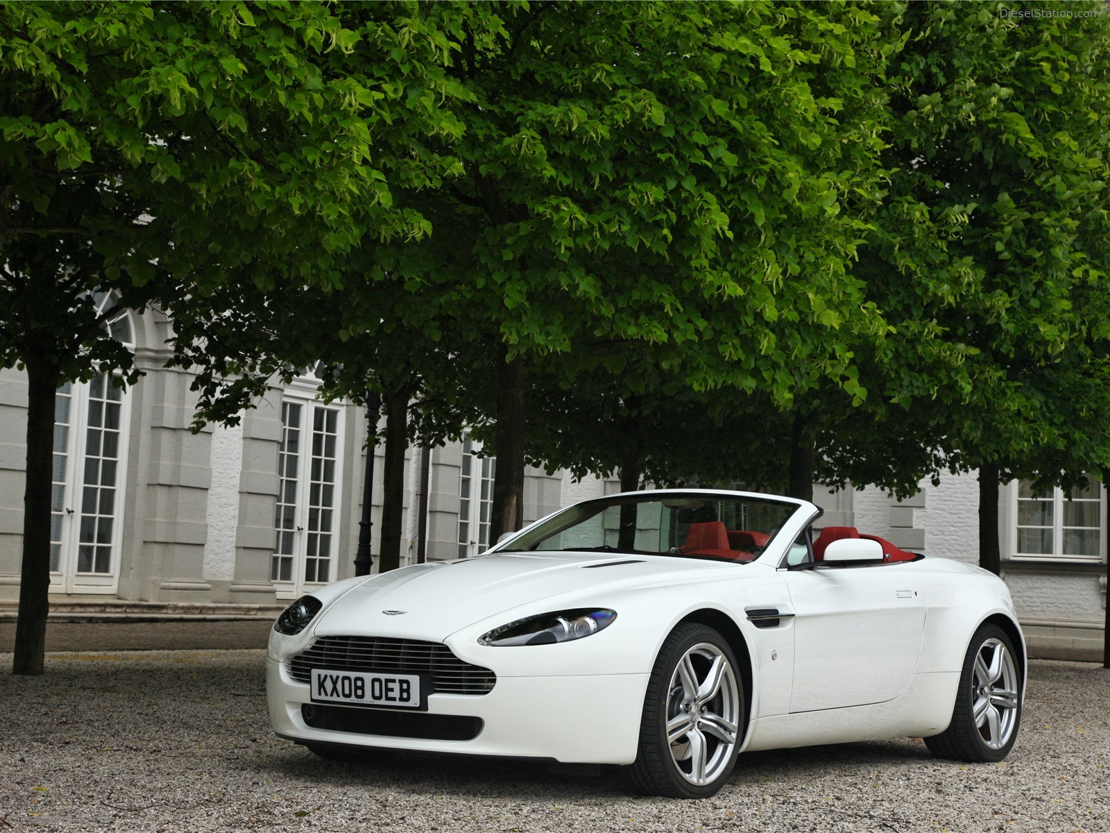 Aston Martin V8 Vantage Roadster