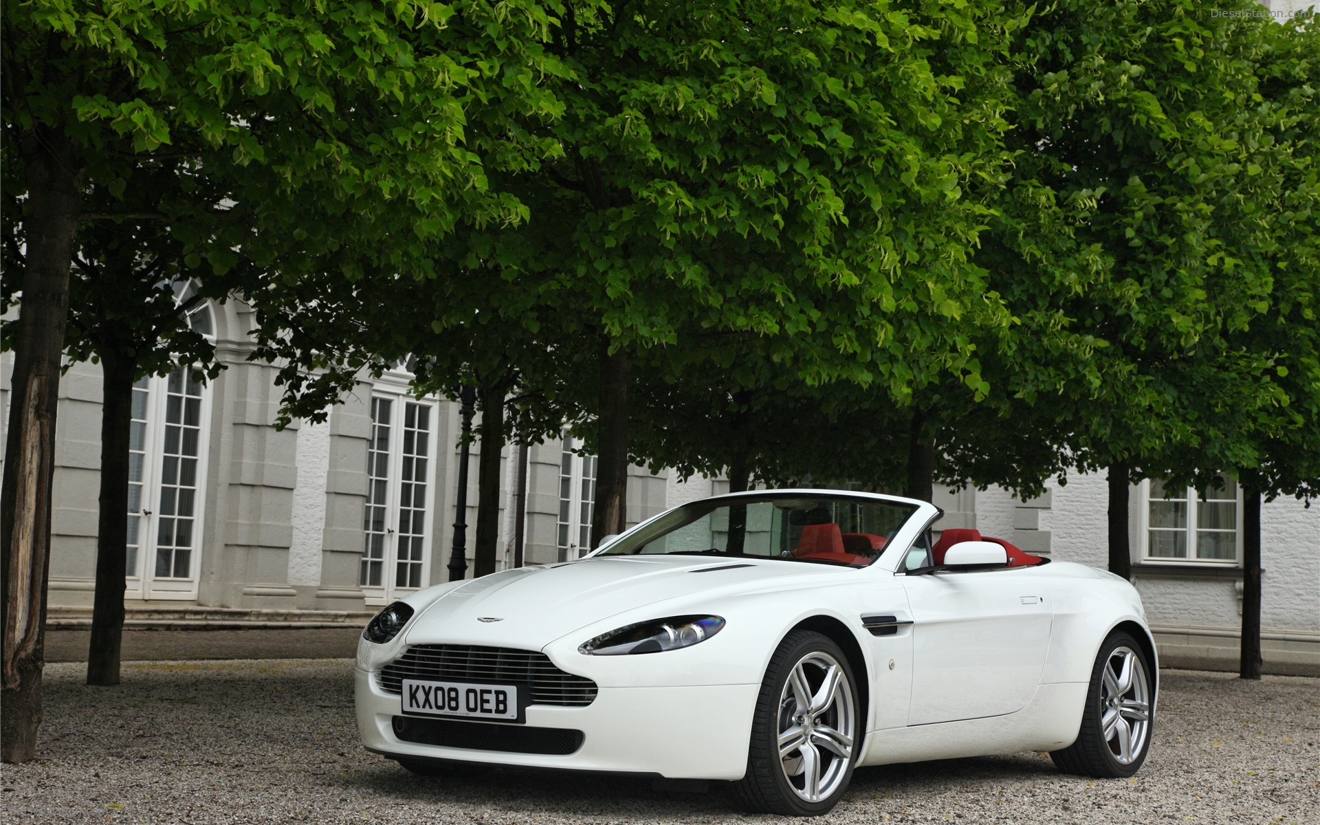Aston Martin V8 Vantage Roadster