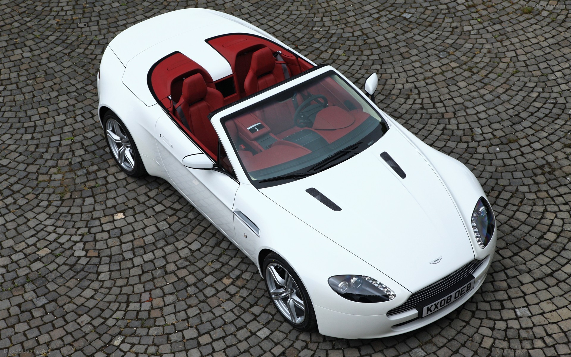 Aston Martin V8 Vantage Roadster
