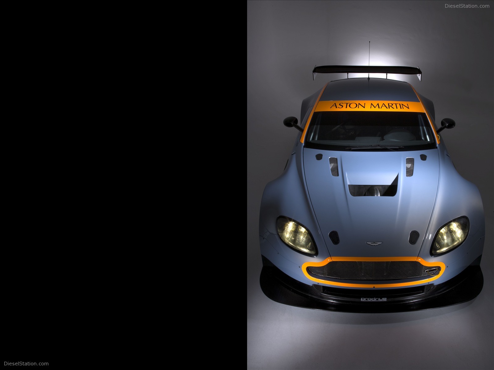 Aston Martin Vantage GT2
