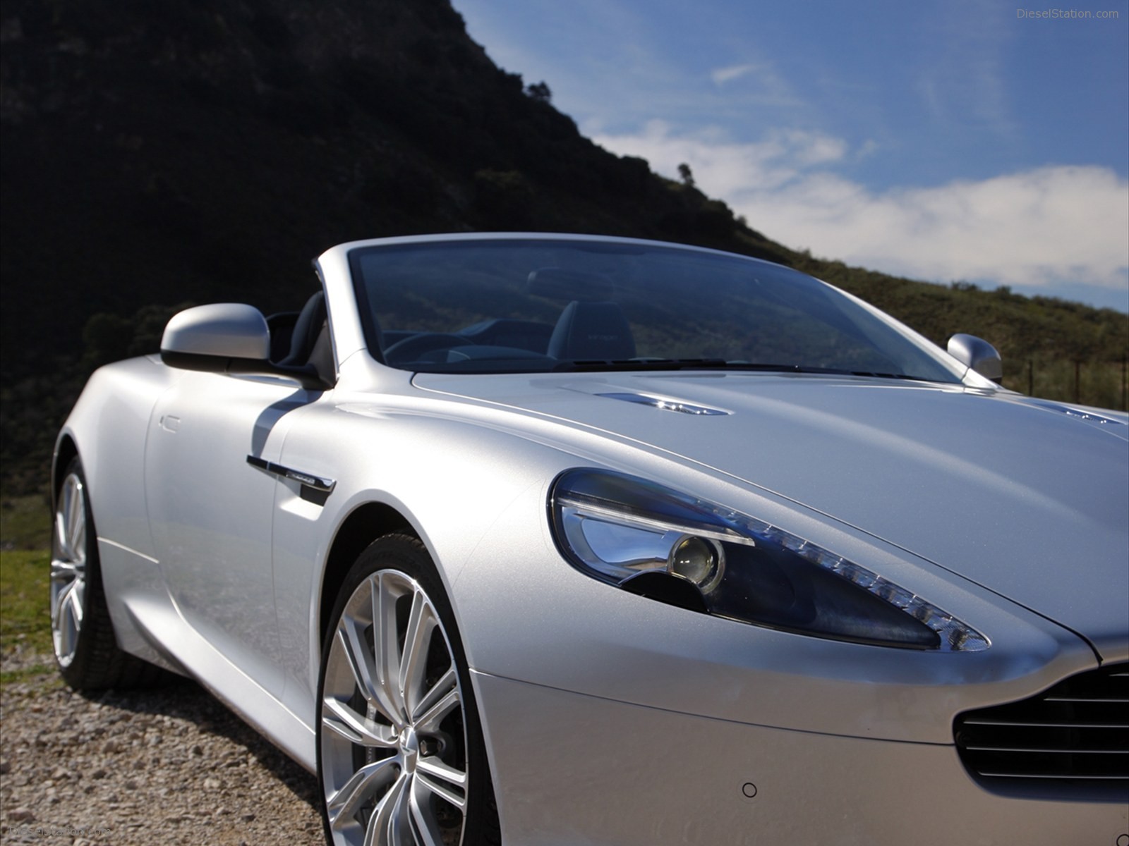 Aston Martin Virage Volante 2011