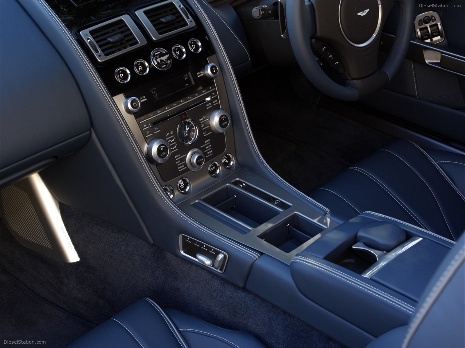Aston Martin Virage Volante 2011