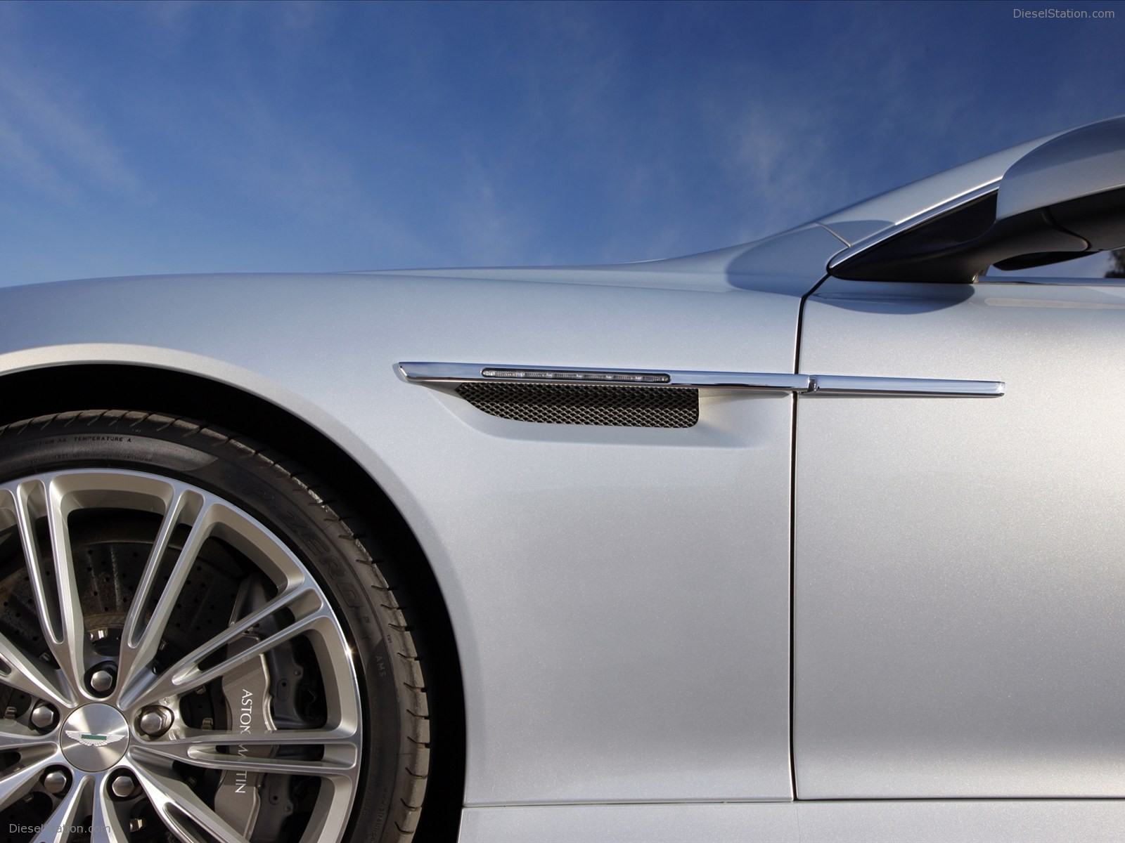 Aston Martin Virage Volante 2011