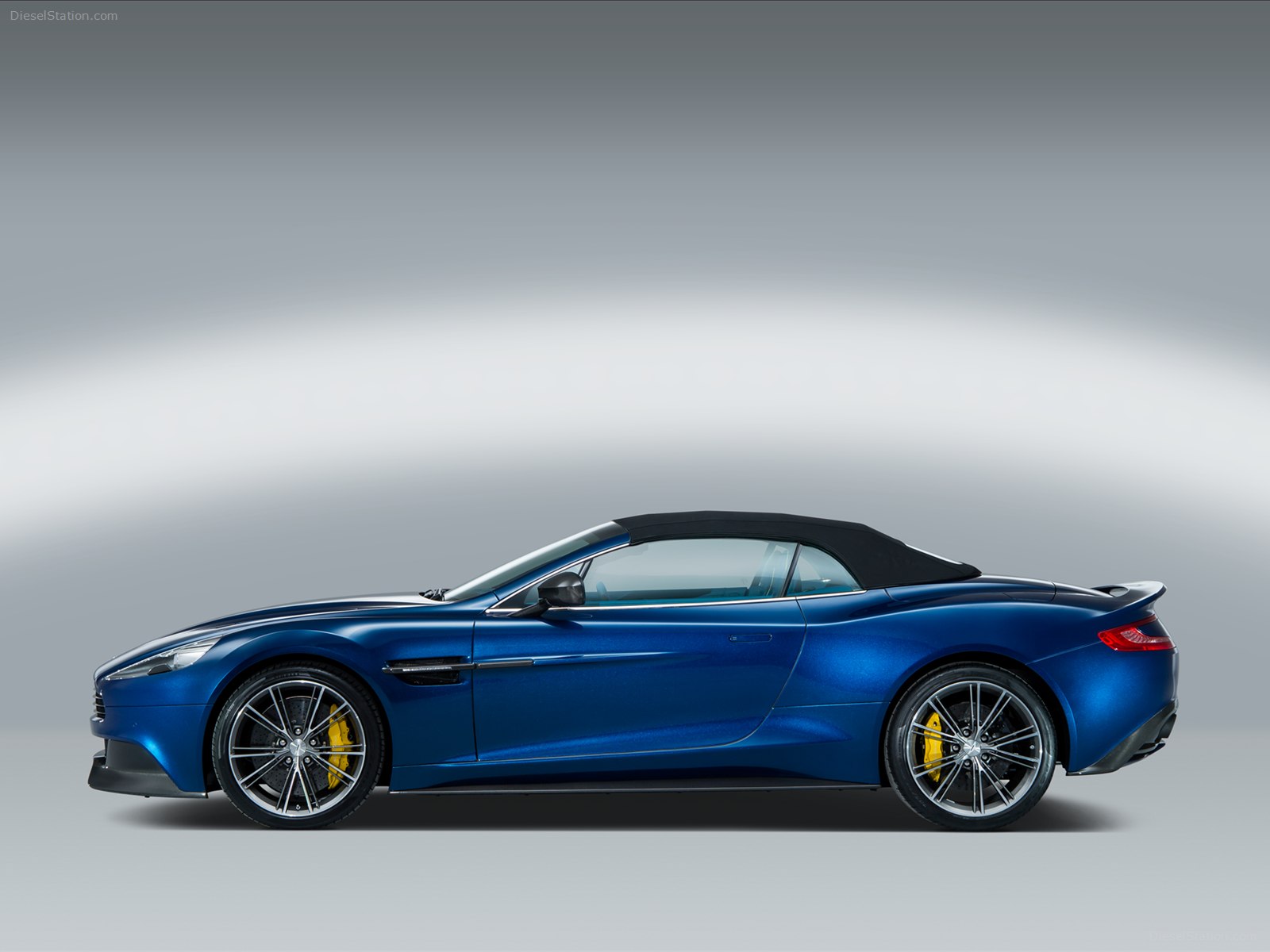 Aston Martin Vanquish Volante 2014
