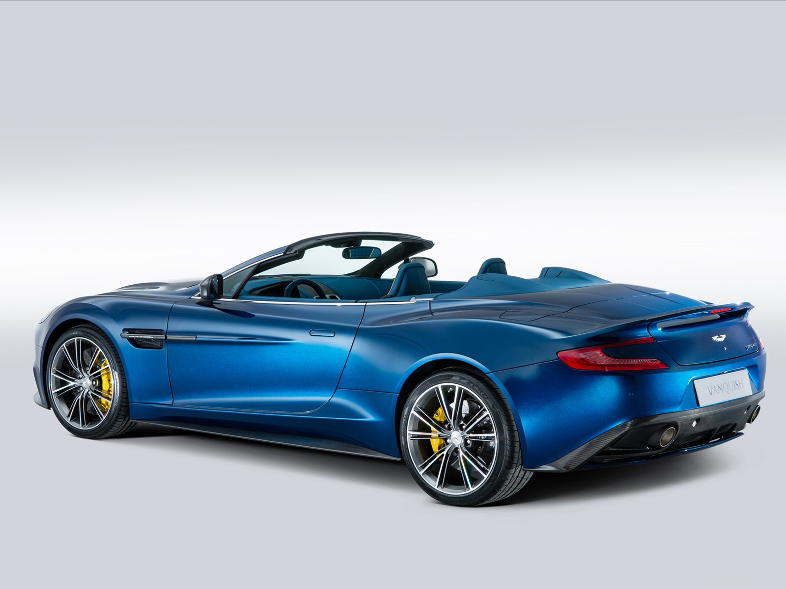 Aston Martin Vanquish Volante 2014