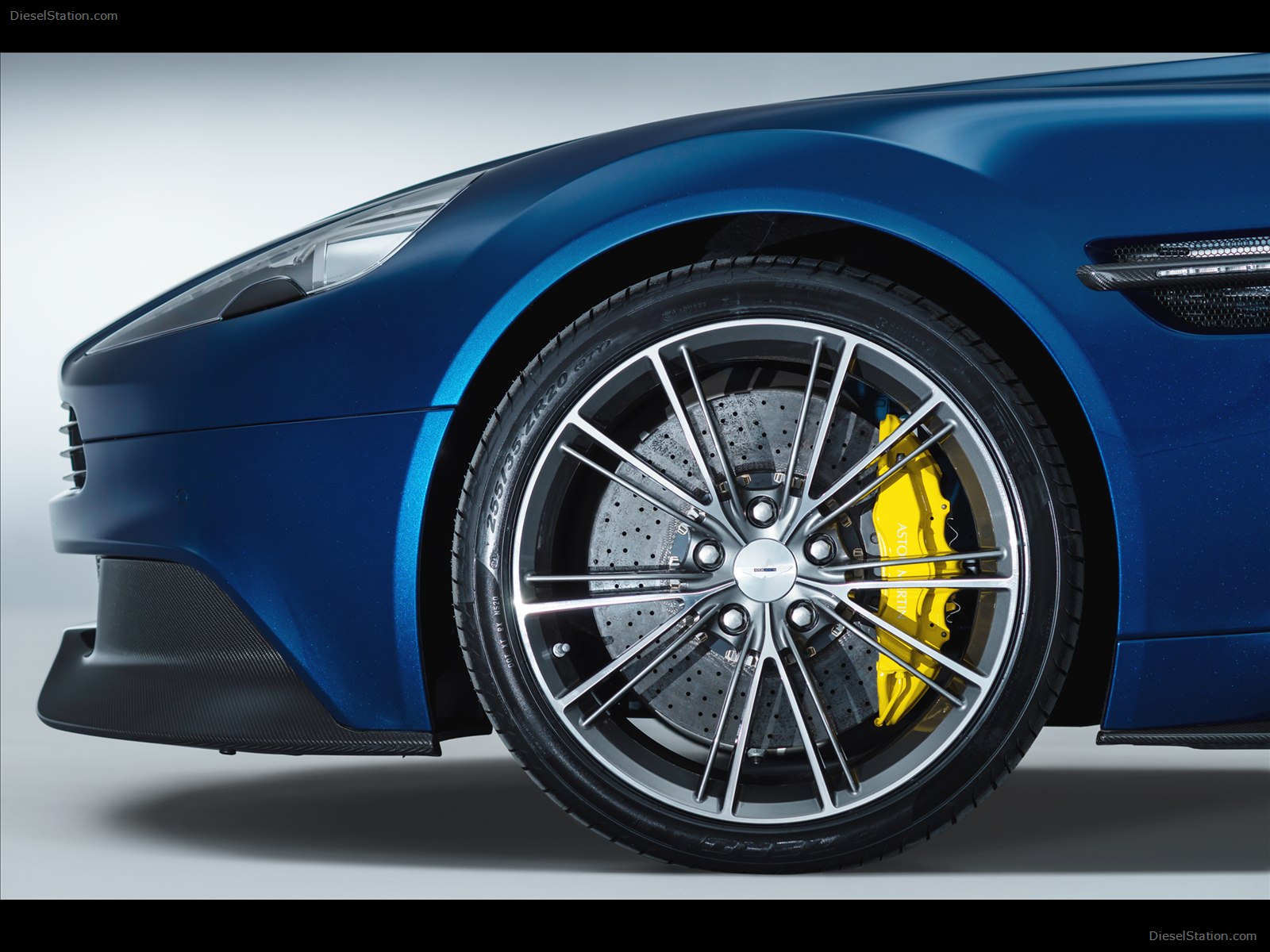 Aston Martin Vanquish Volante 2014