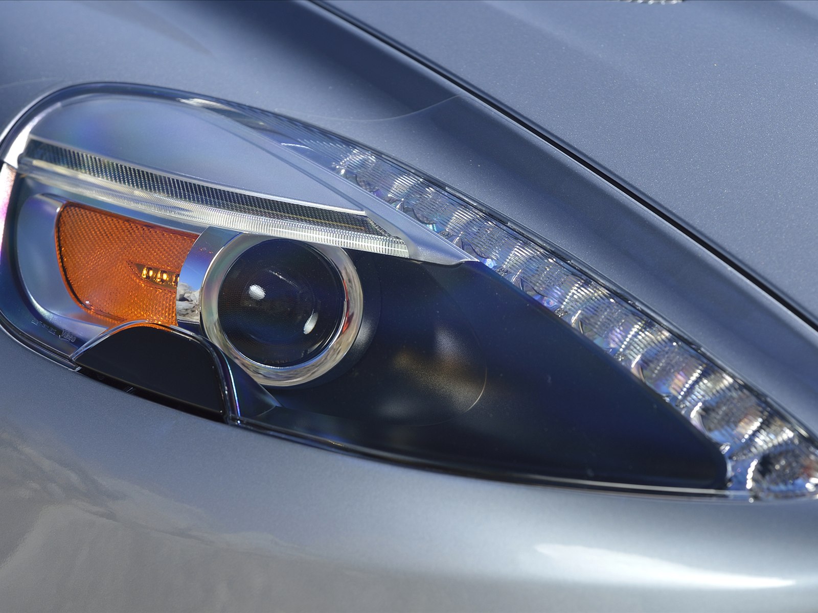 Aston Martin Vanquish Volante 2014