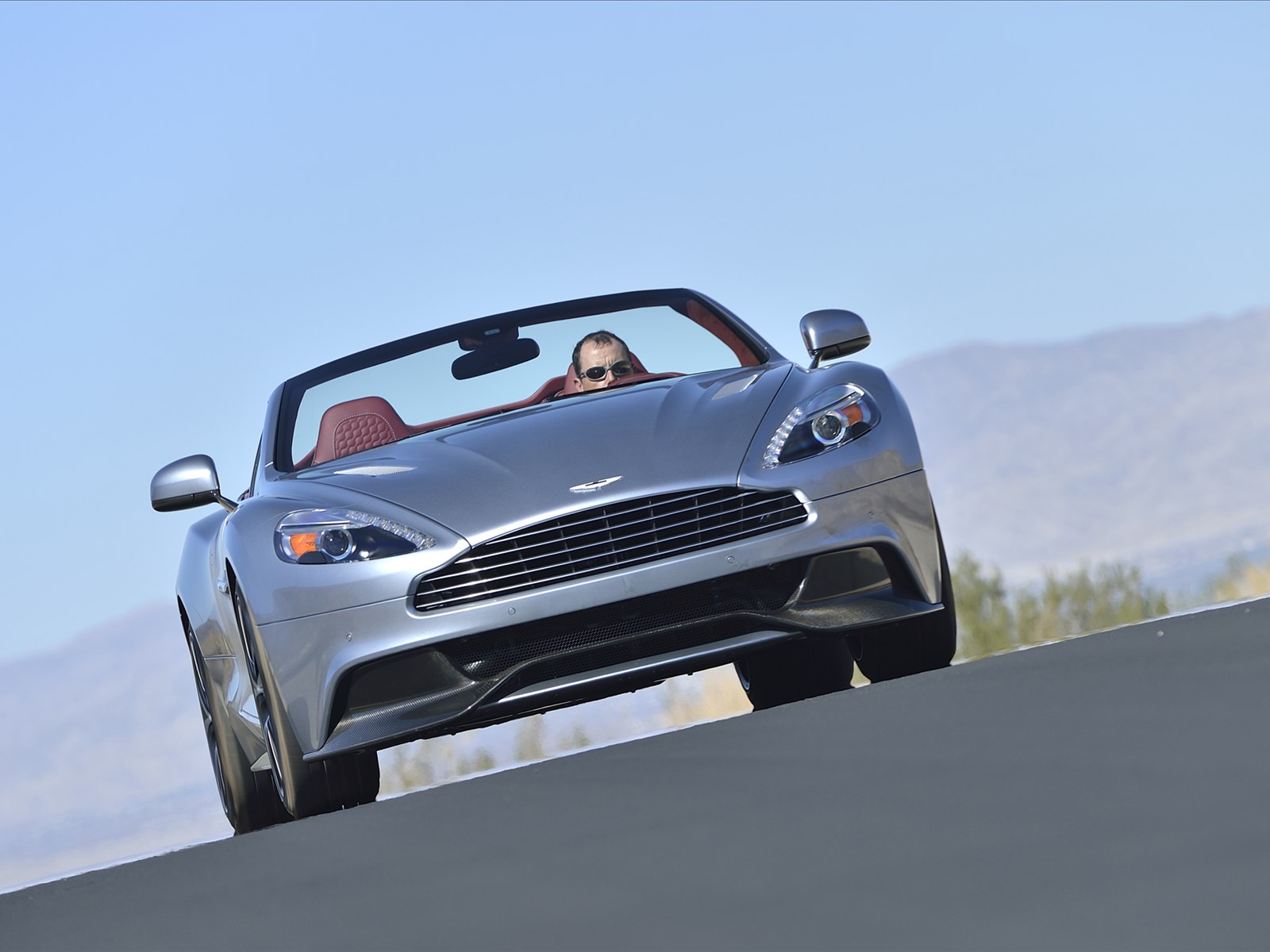 Aston Martin Vanquish Volante 2014