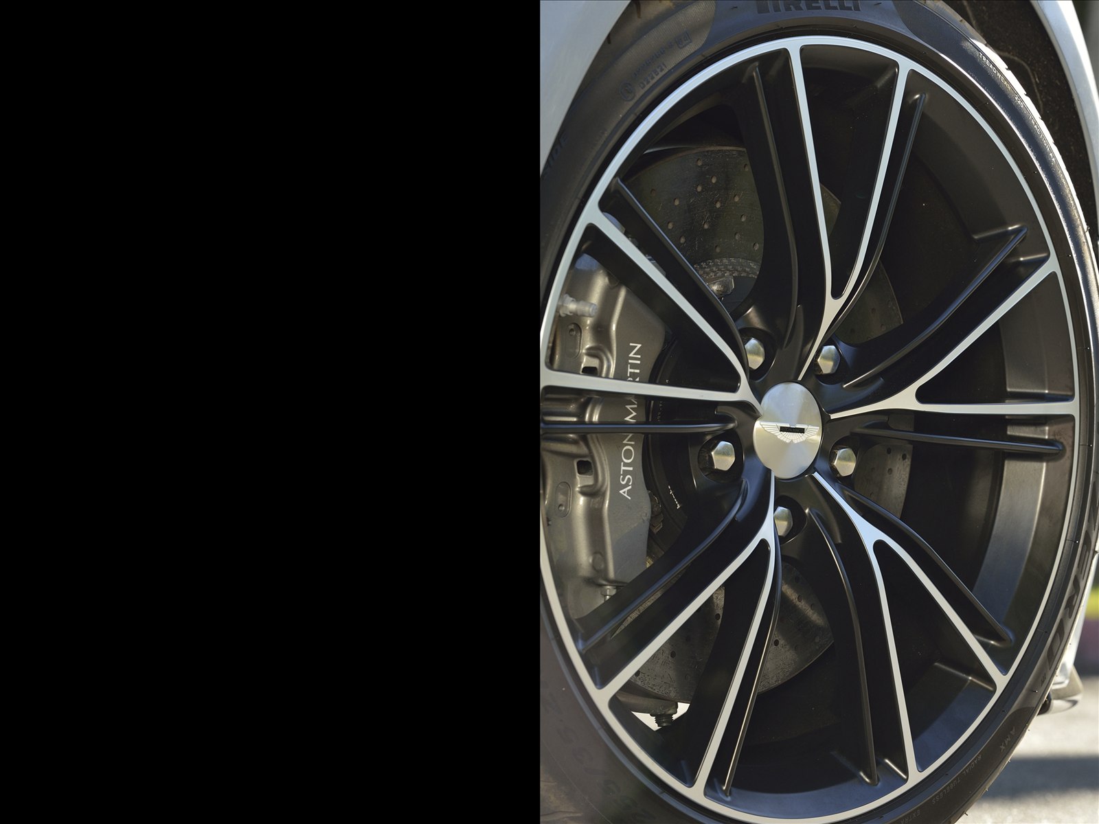 Aston Martin Vanquish Volante 2014