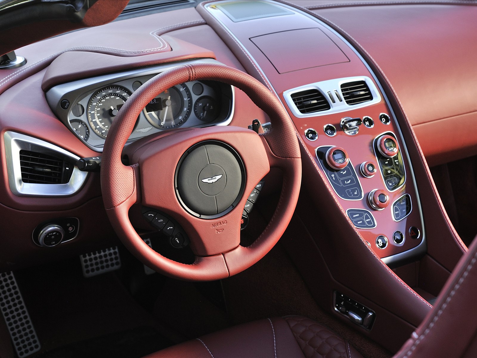 Aston Martin Vanquish Volante 2014