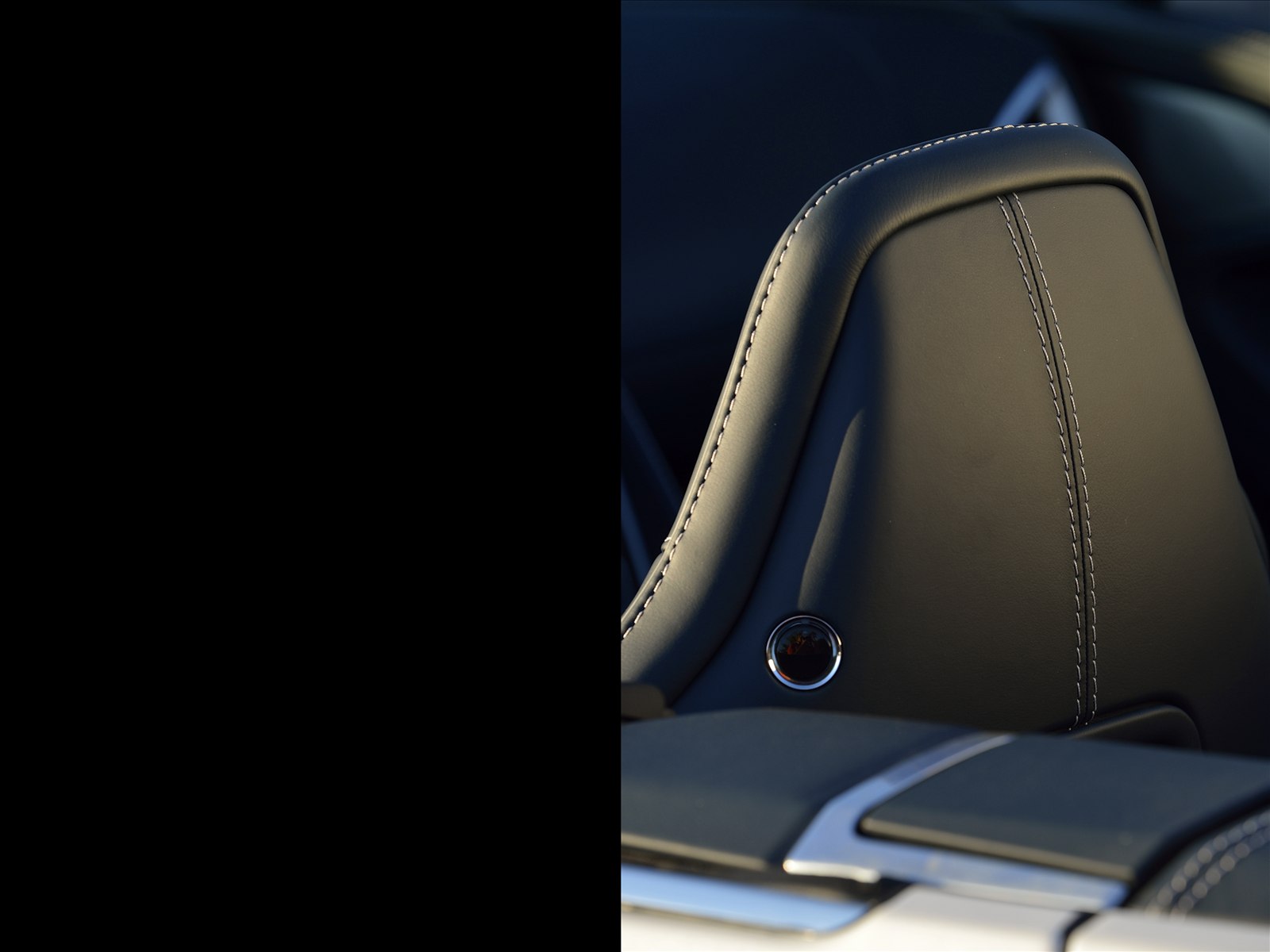 Aston Martin Vanquish Volante 2014